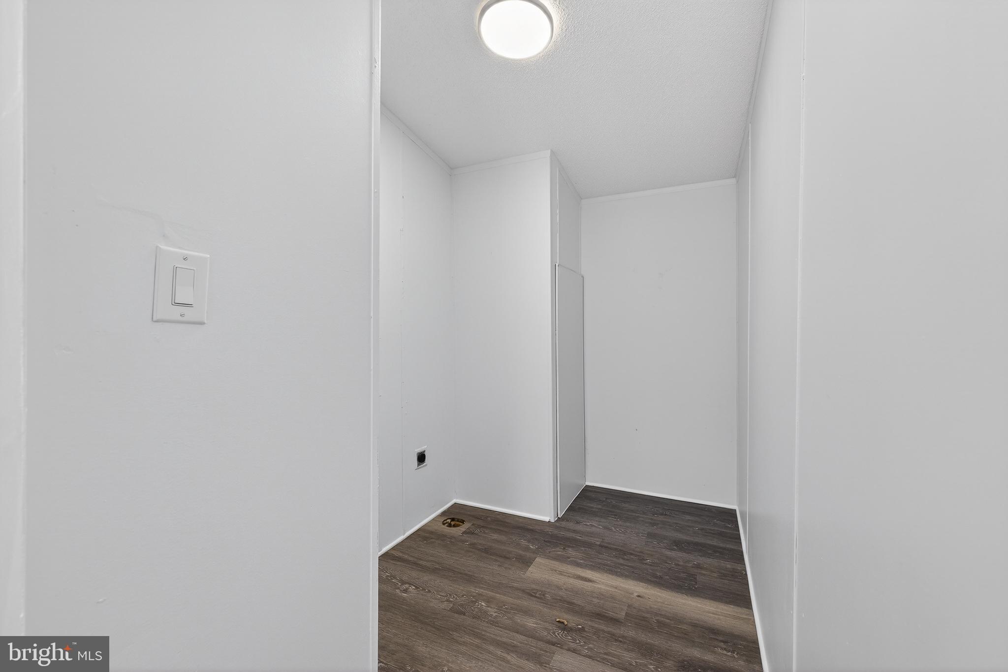 VILLAGE BROOK - Residential