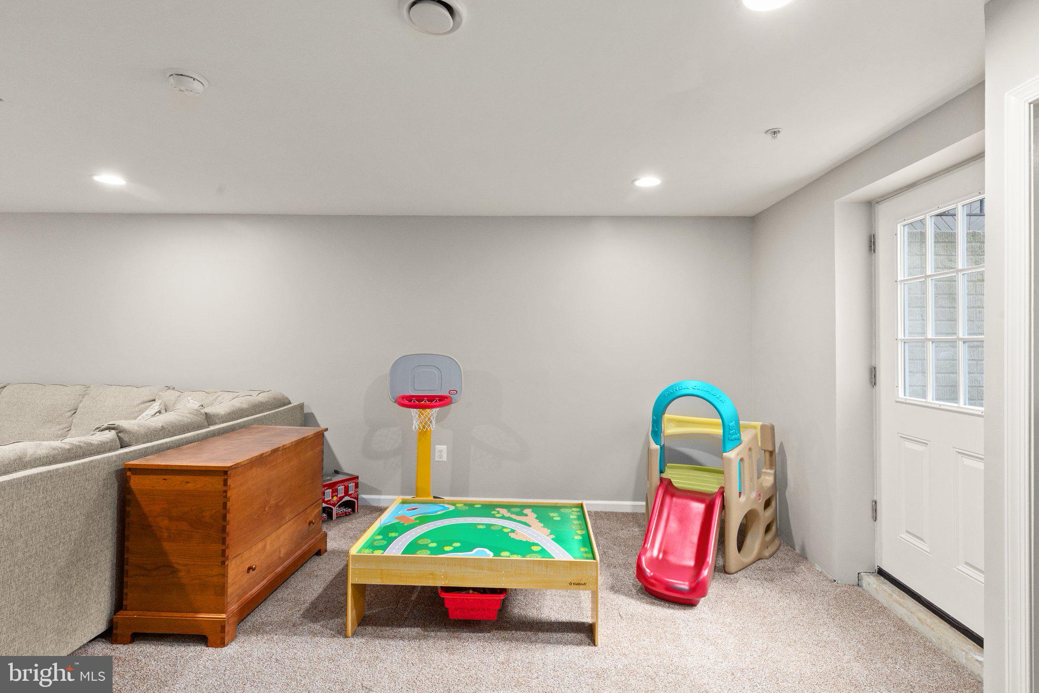 GREENBRIER HILLS - Residential