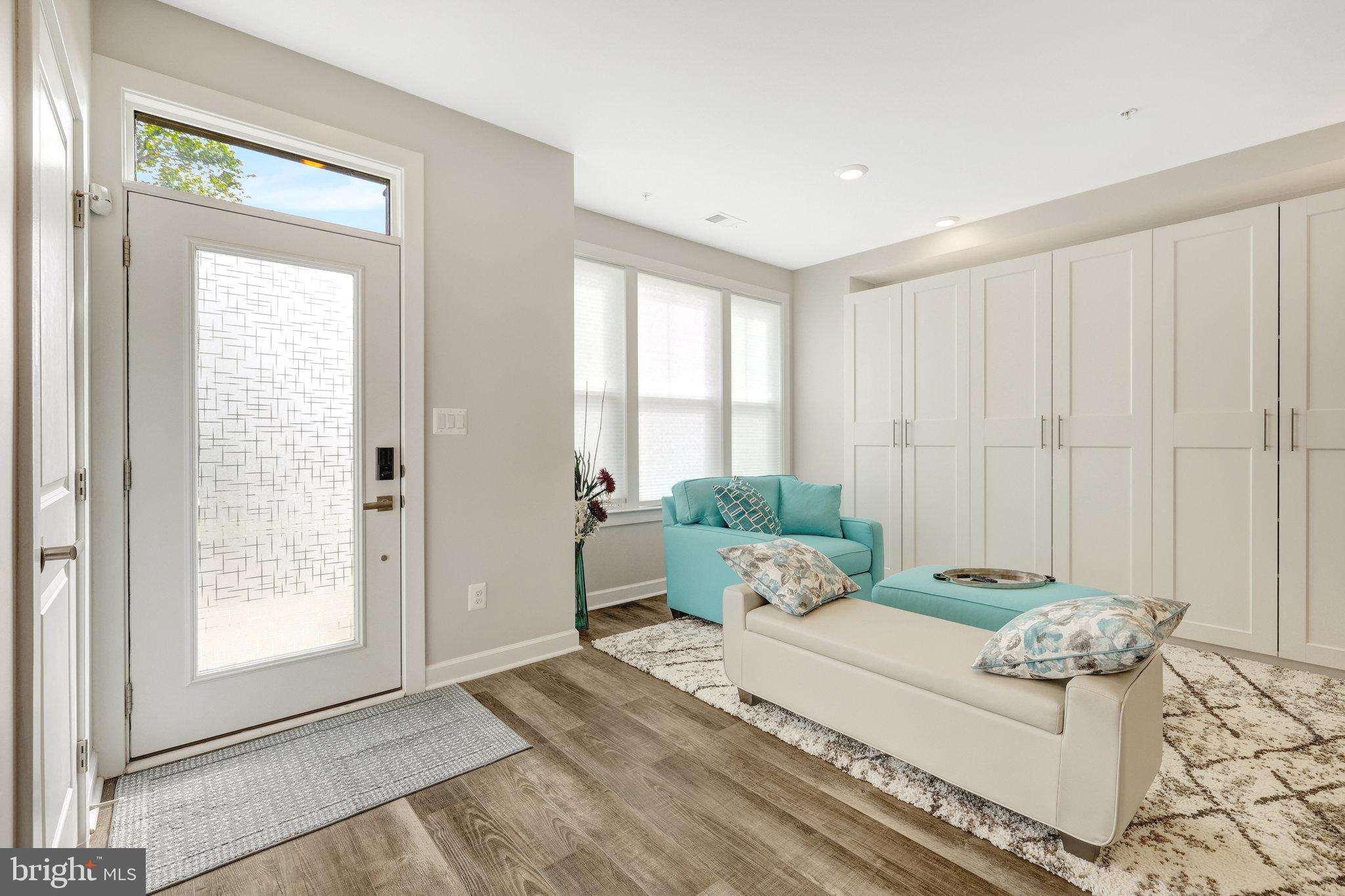 109 MARKET SQUARE NW 33