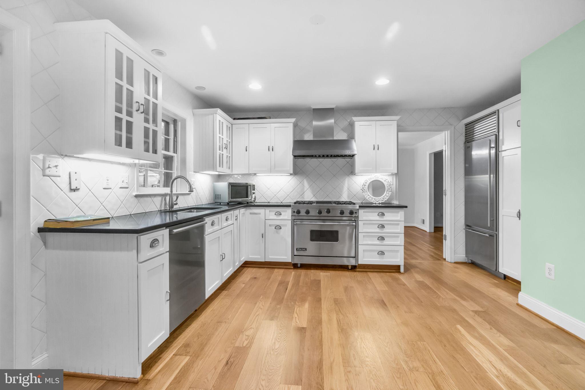 1218 KENSINGTON ROAD