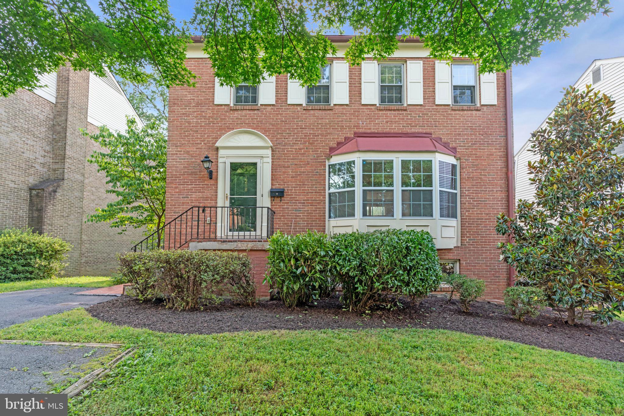 1218 KENSINGTON ROAD