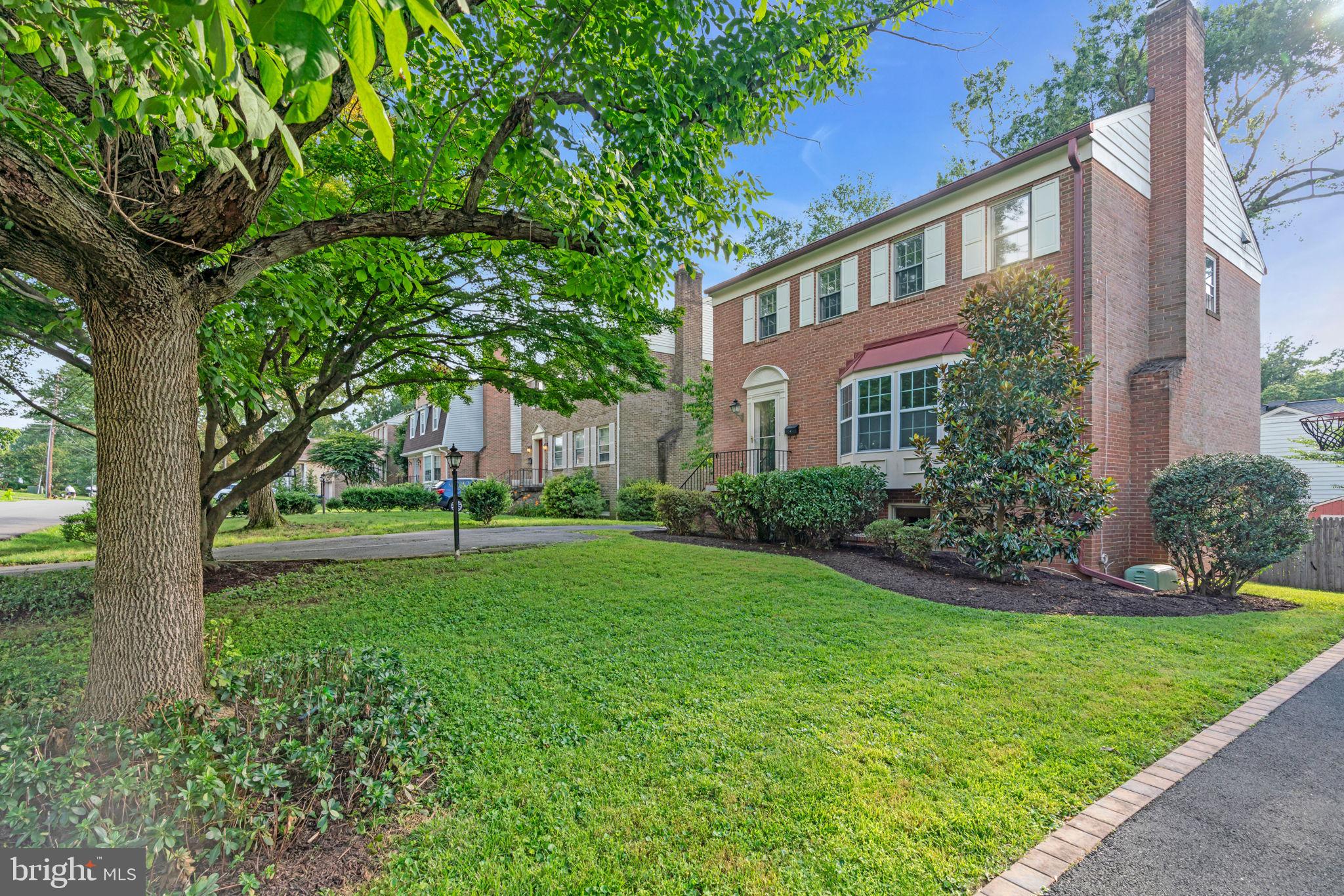 1218 KENSINGTON ROAD