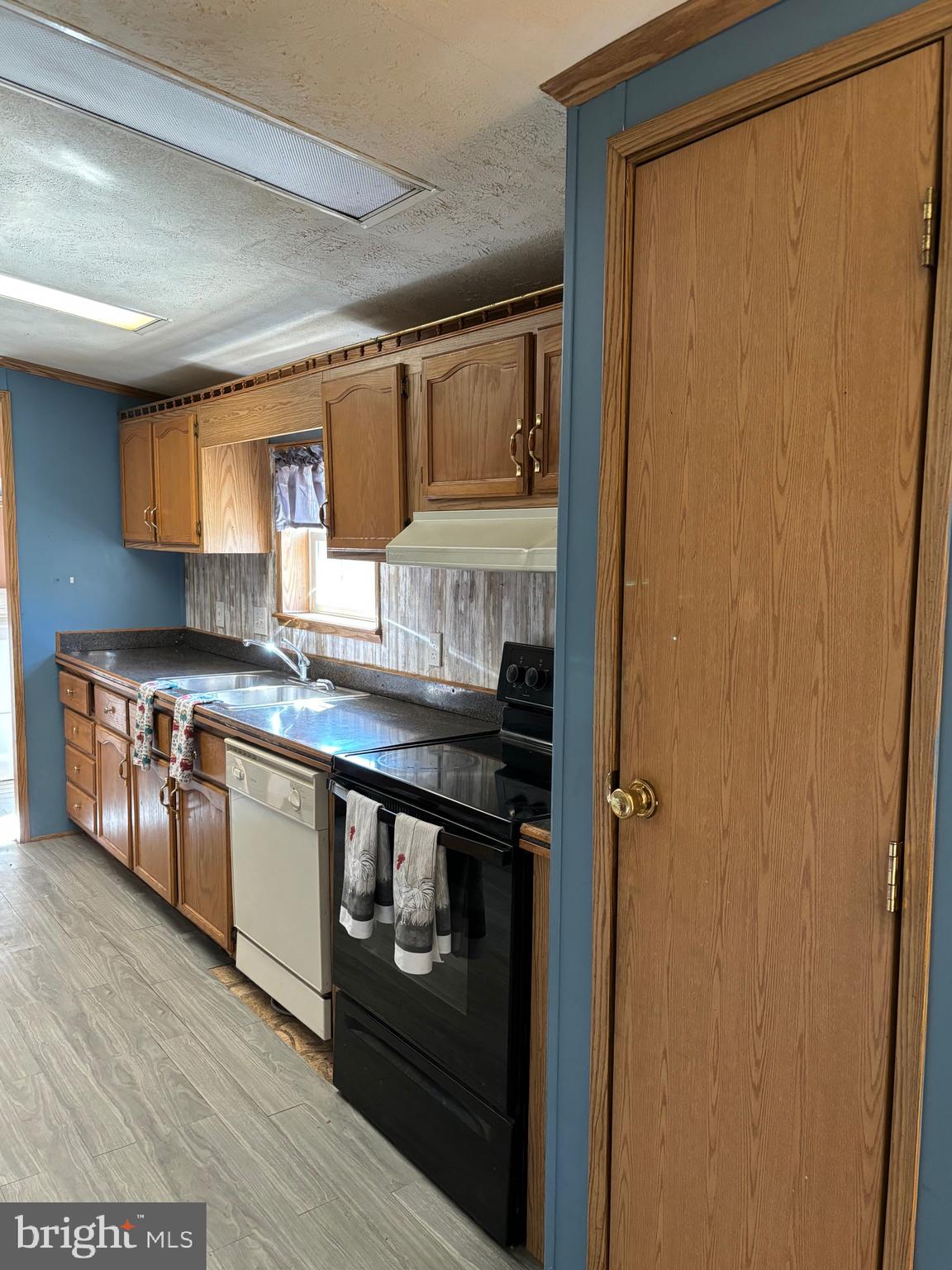 LONG ACRE ESTATES - Residential