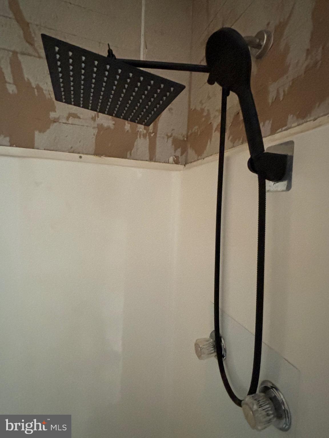 LONG ACRE ESTATES - Residential