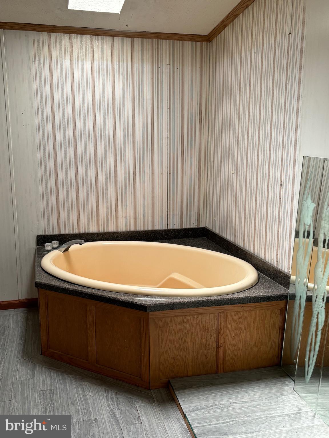 LONG ACRE ESTATES - Residential