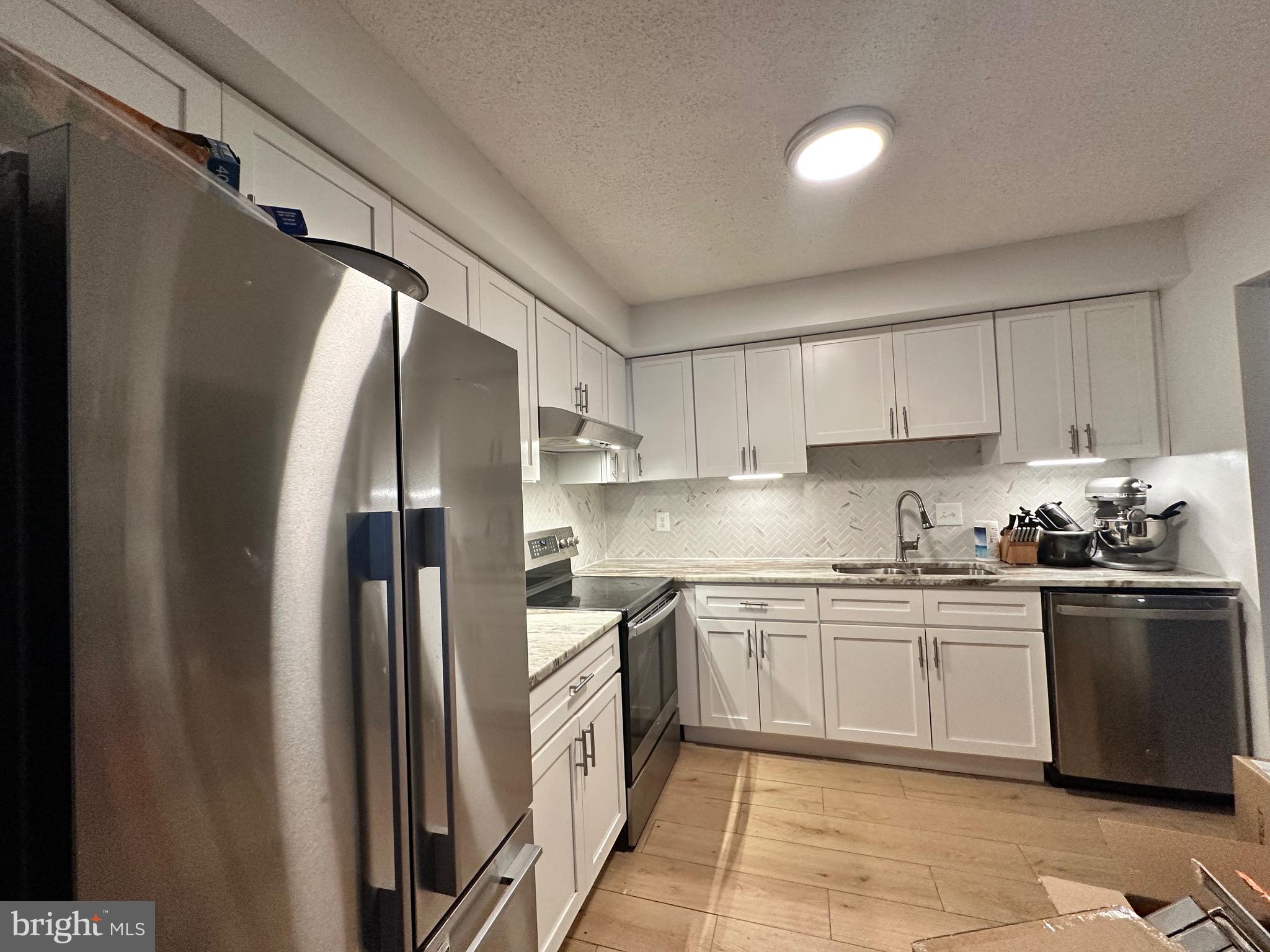 9200 EDWARDS WAY 916