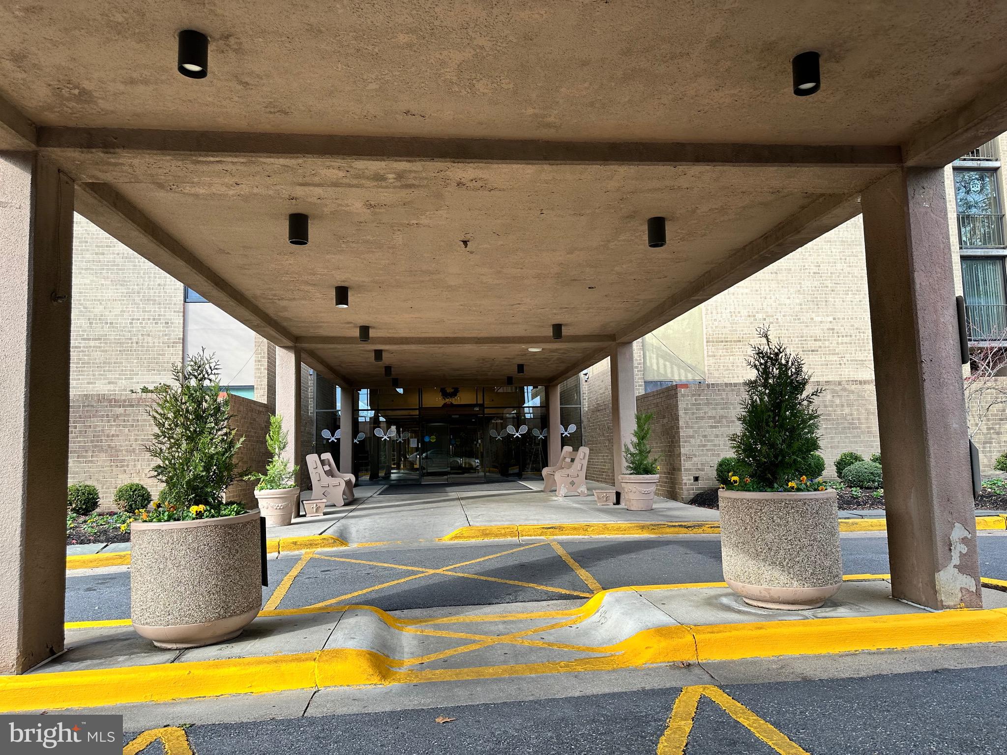 RACQUET CLUB - Residential