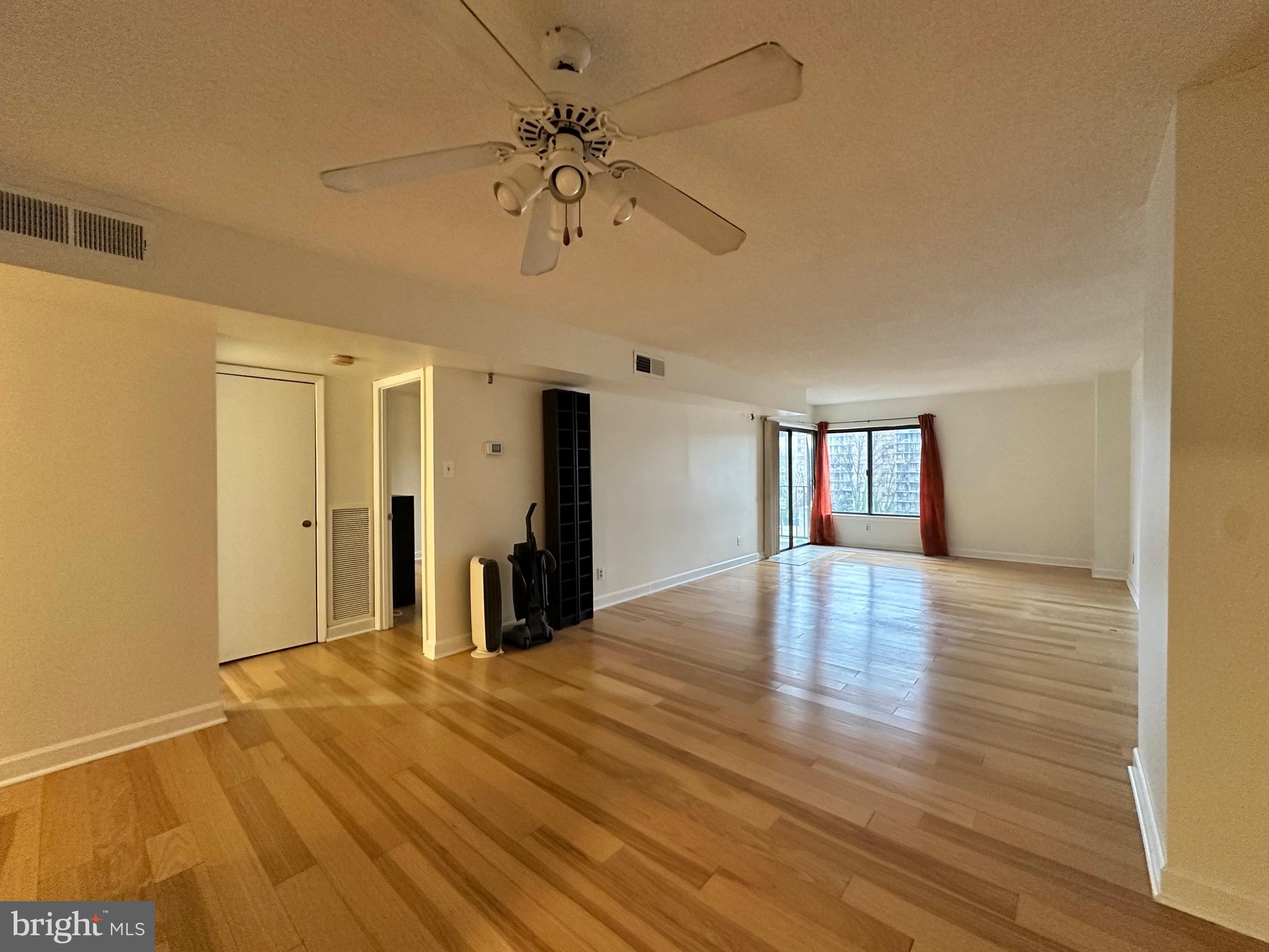 RACQUET CLUB - Residential