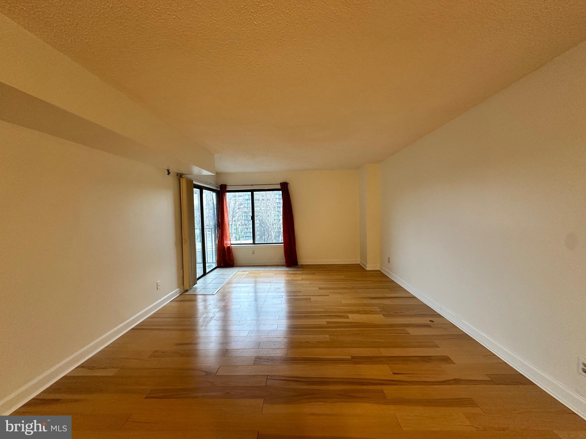 RACQUET CLUB - Residential