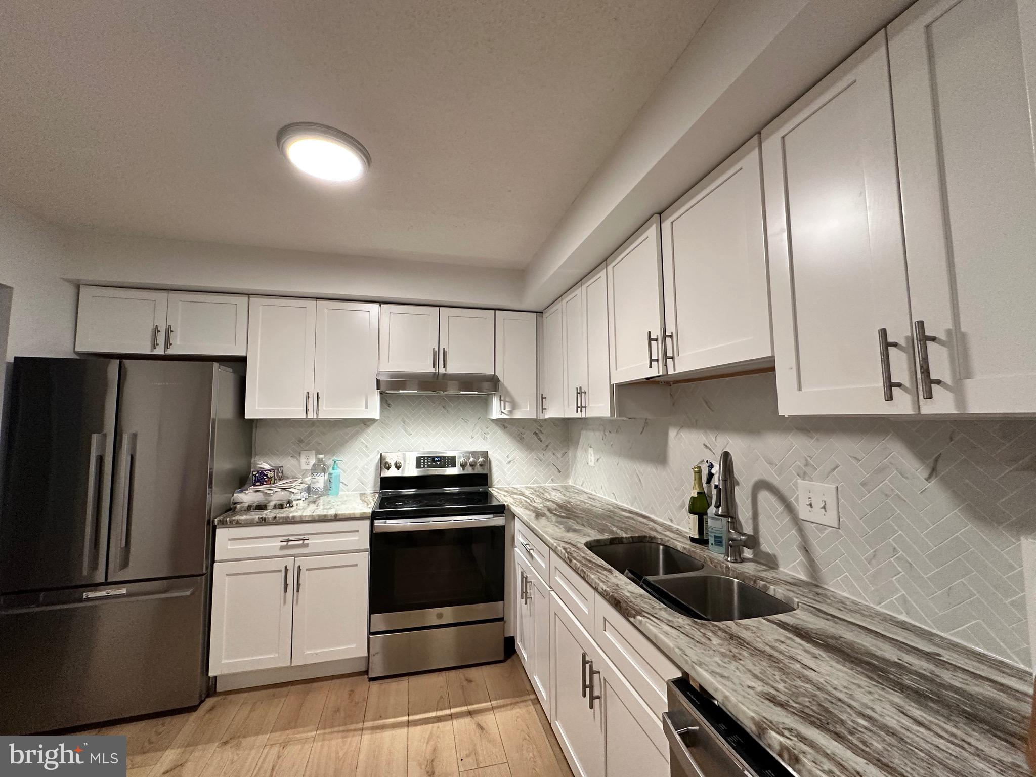 RACQUET CLUB - Residential