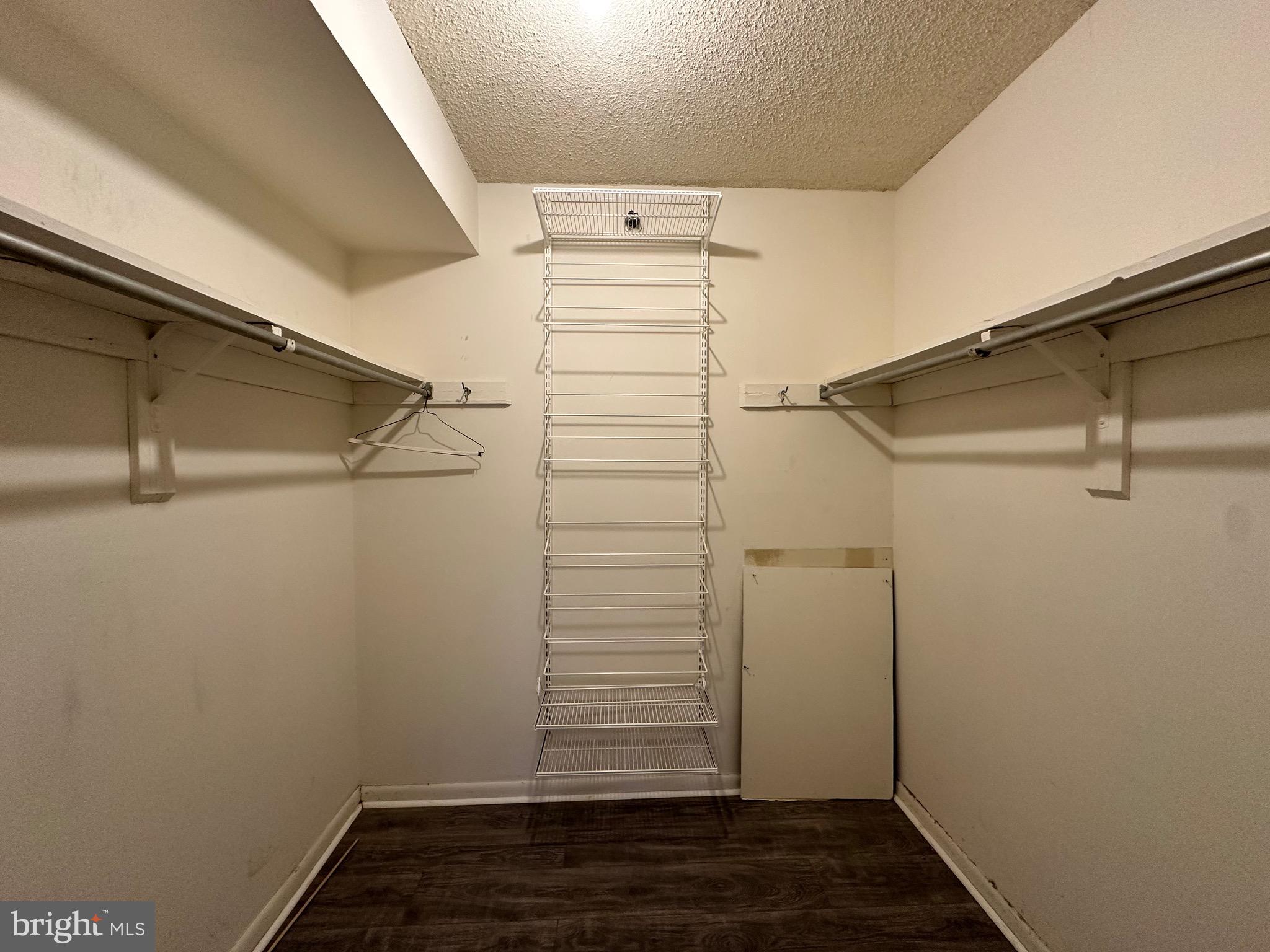 RACQUET CLUB - Residential