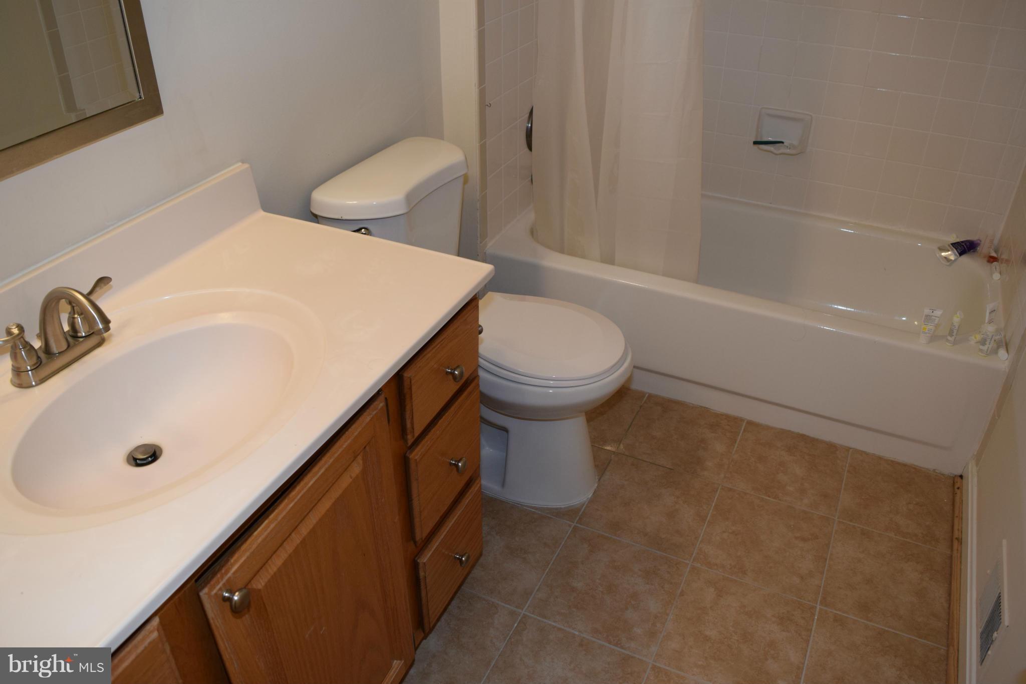 MONTCLAIR/SOUTHL - Residential Lease