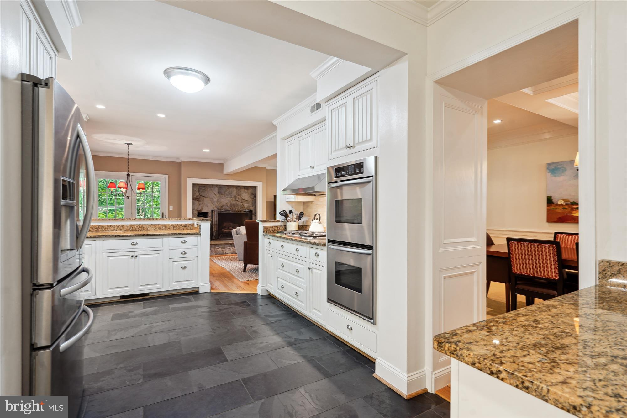 6212 REDWING COURT