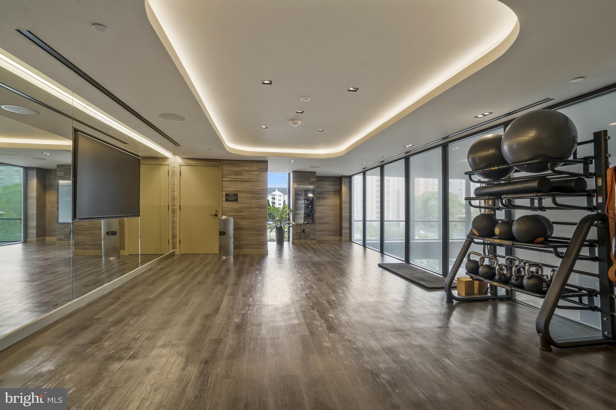 ROSSLYN - Residential