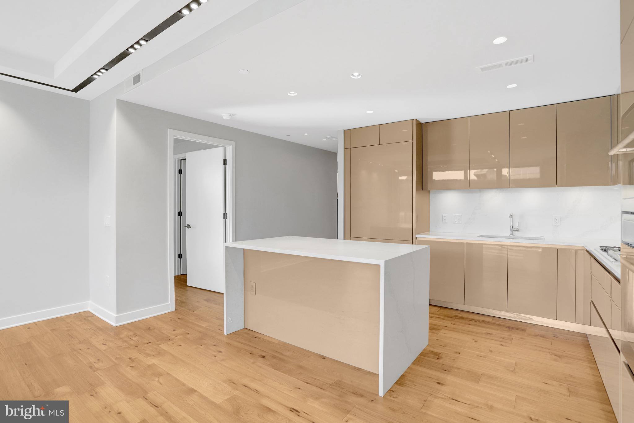 ROSSLYN - Residential