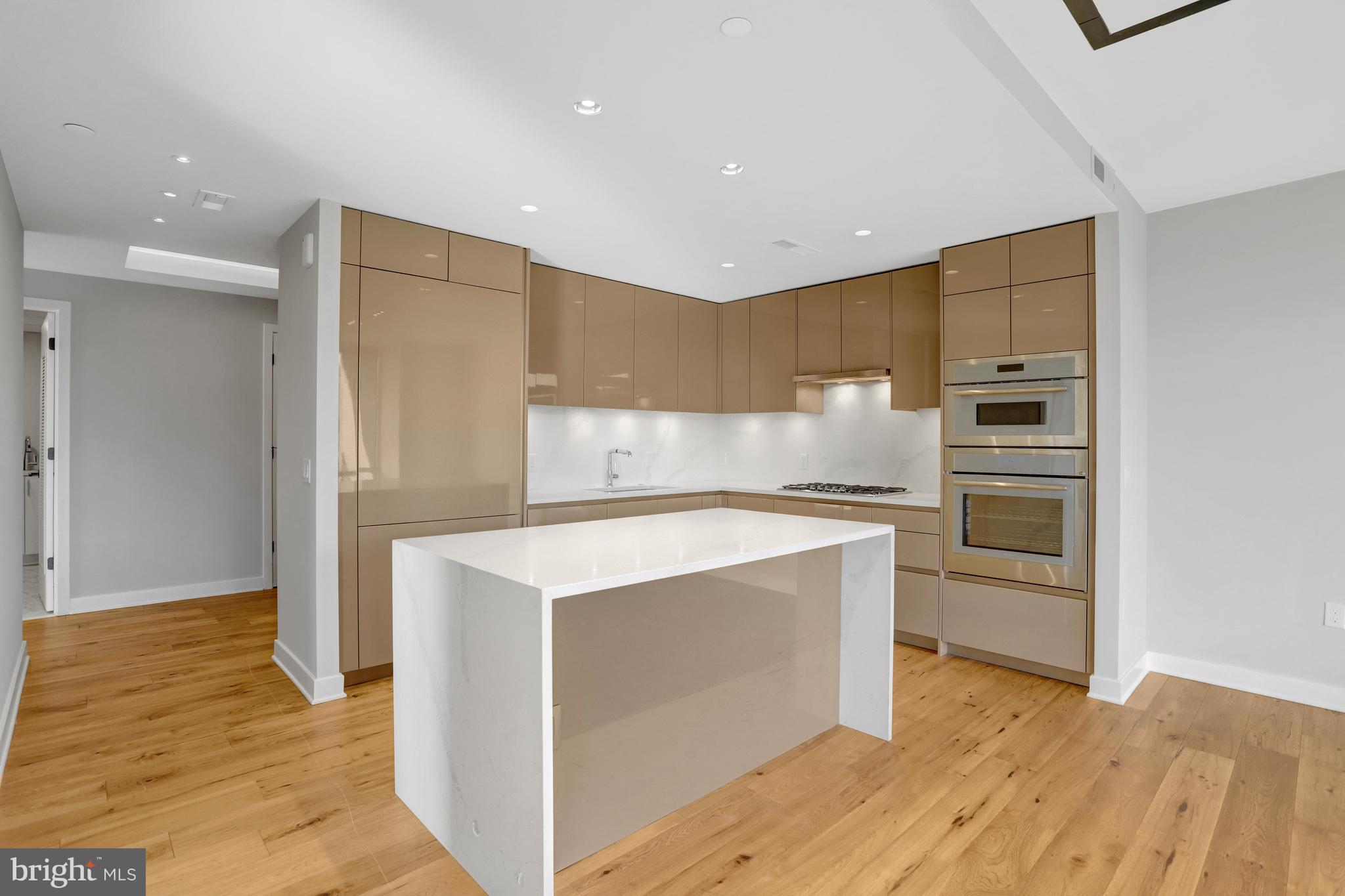 ROSSLYN - Residential