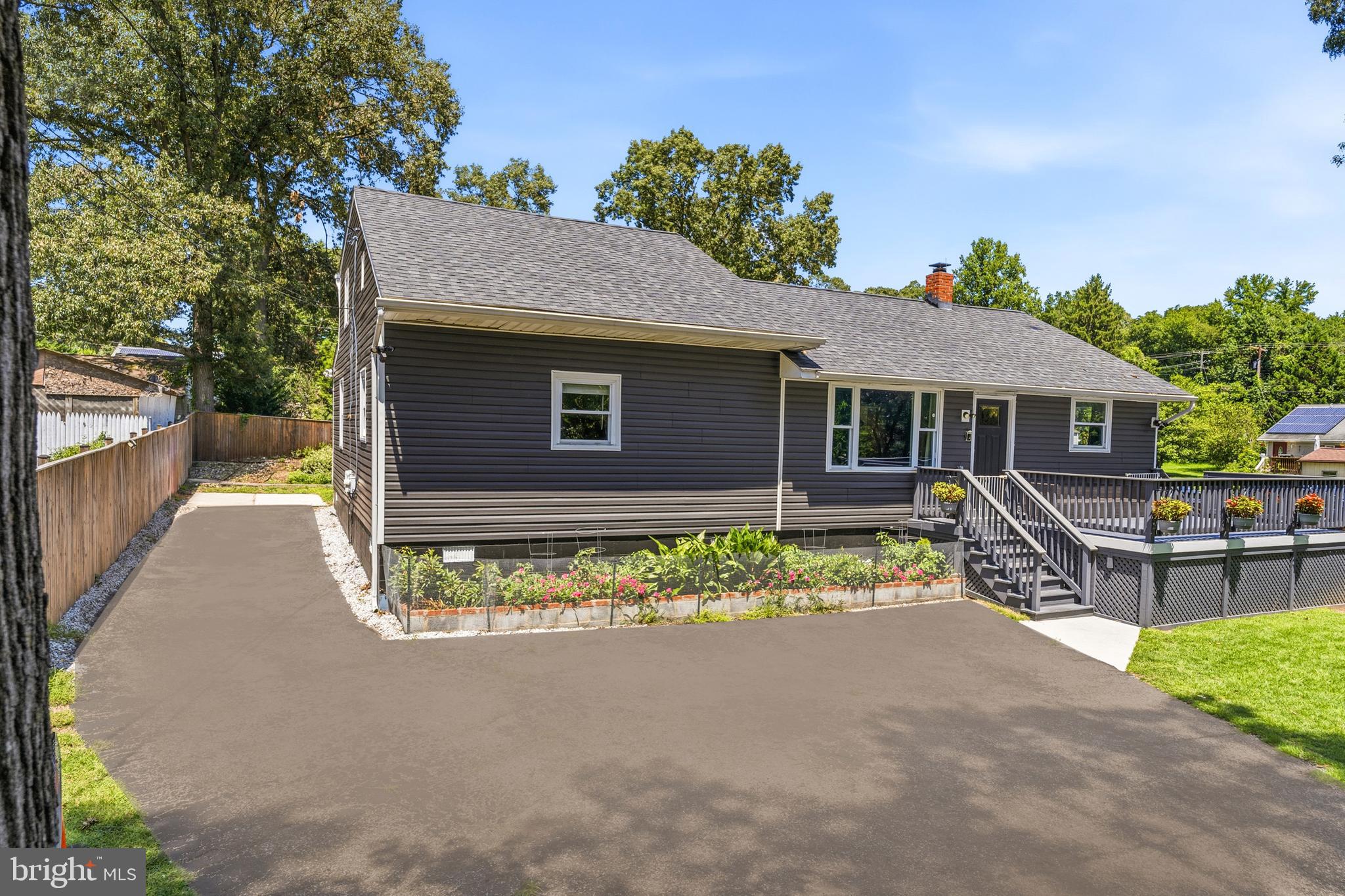 1402 NORCROSS LANE