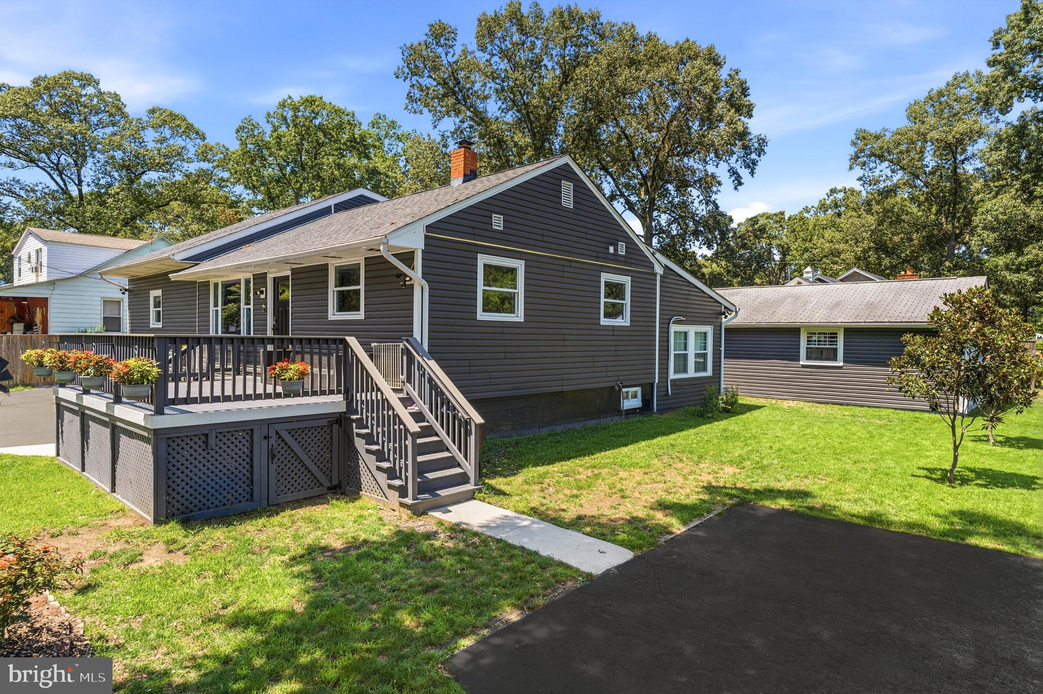 1402 NORCROSS LANE