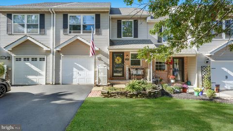Townhouse For Sale - 6169 Mountain Laurel Court<br/> PIPERSVILLE, PA 18947