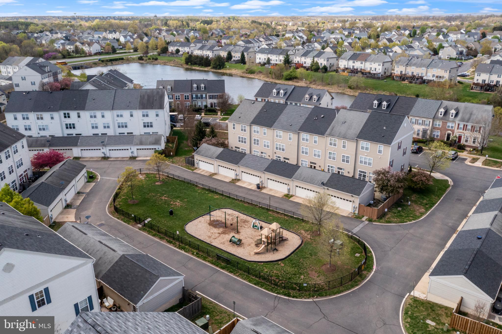 PEMBROOKE - Residential