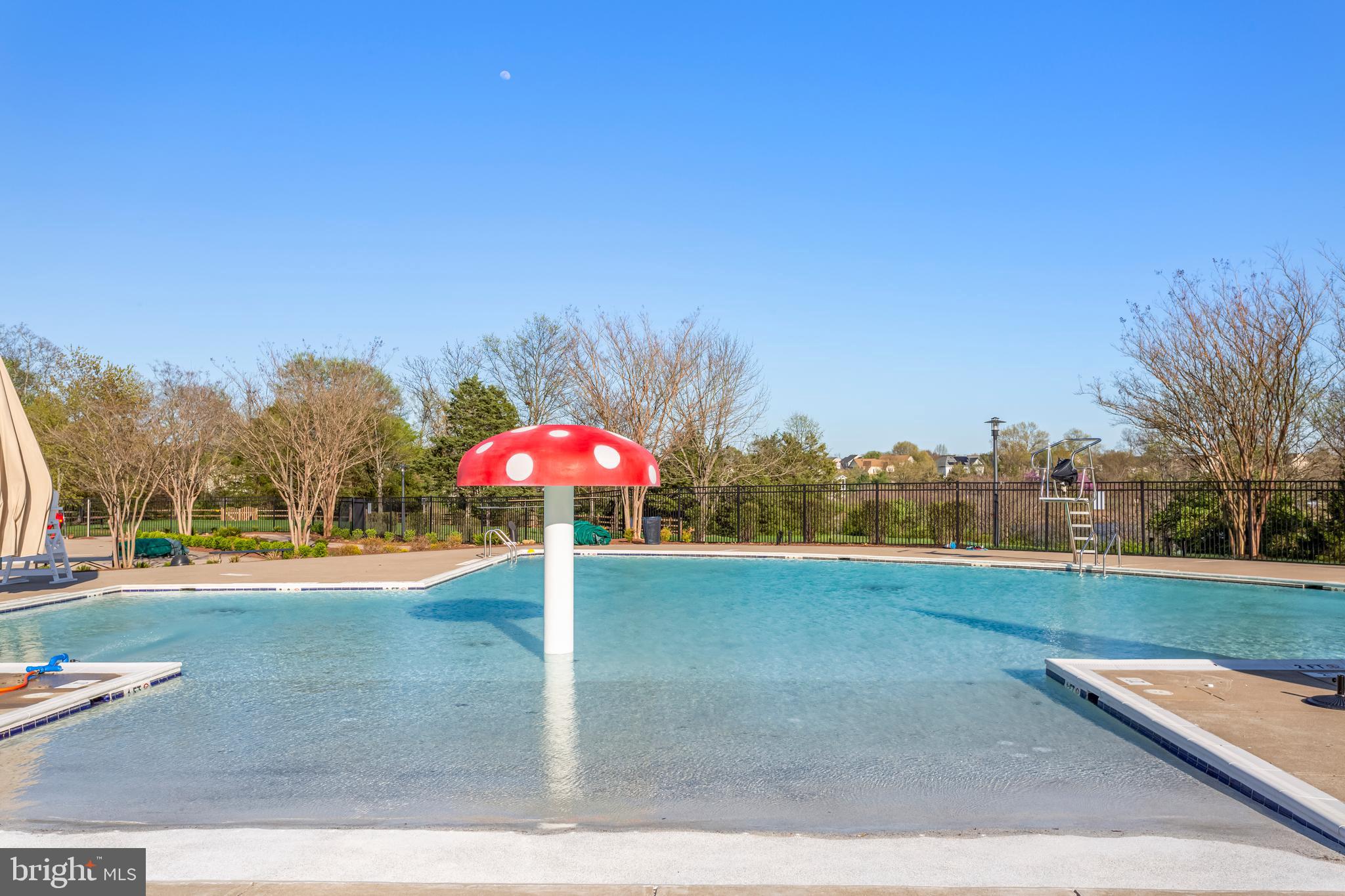 PEMBROOKE - Residential