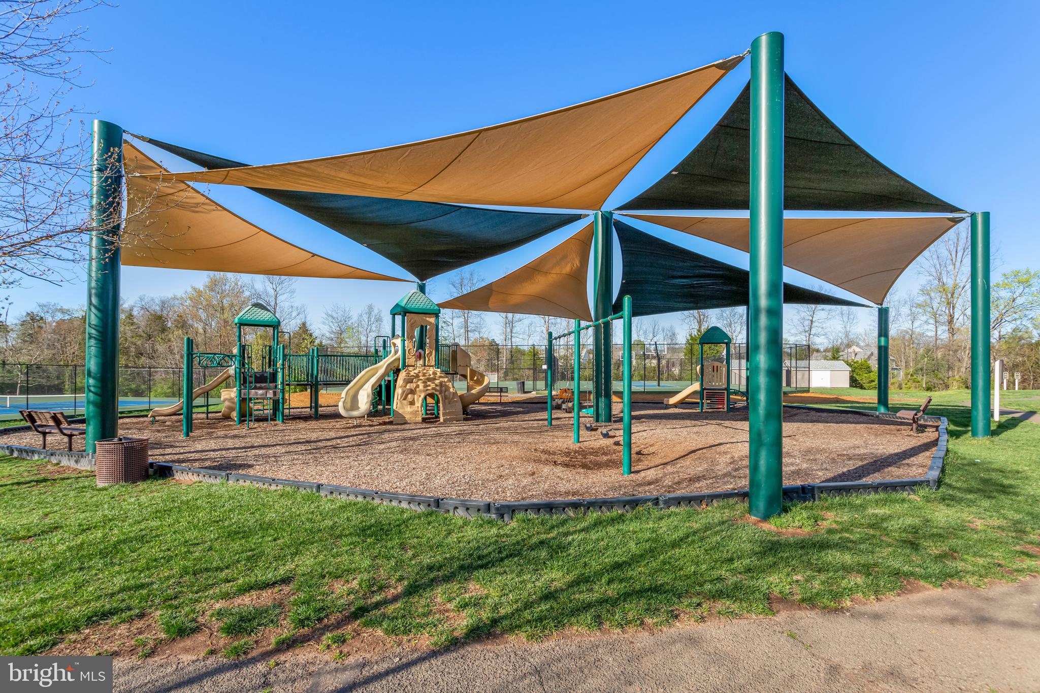 PEMBROOKE - Residential