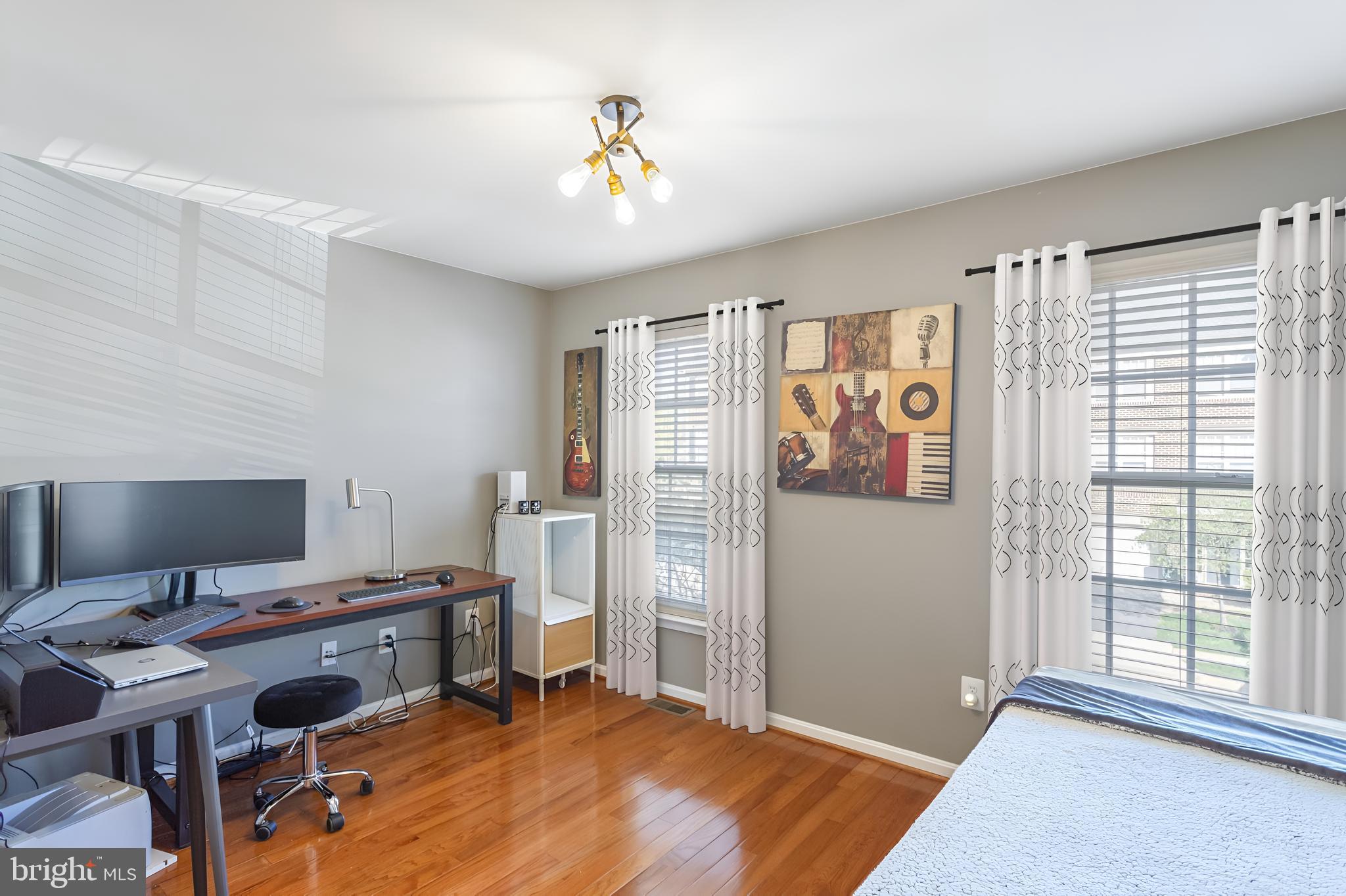 PEMBROOKE - Residential