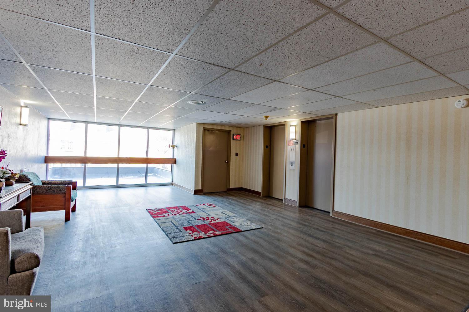 REGENCY SQUARE - Residential