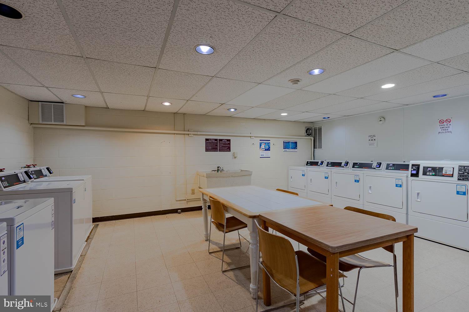 REGENCY SQUARE - Residential