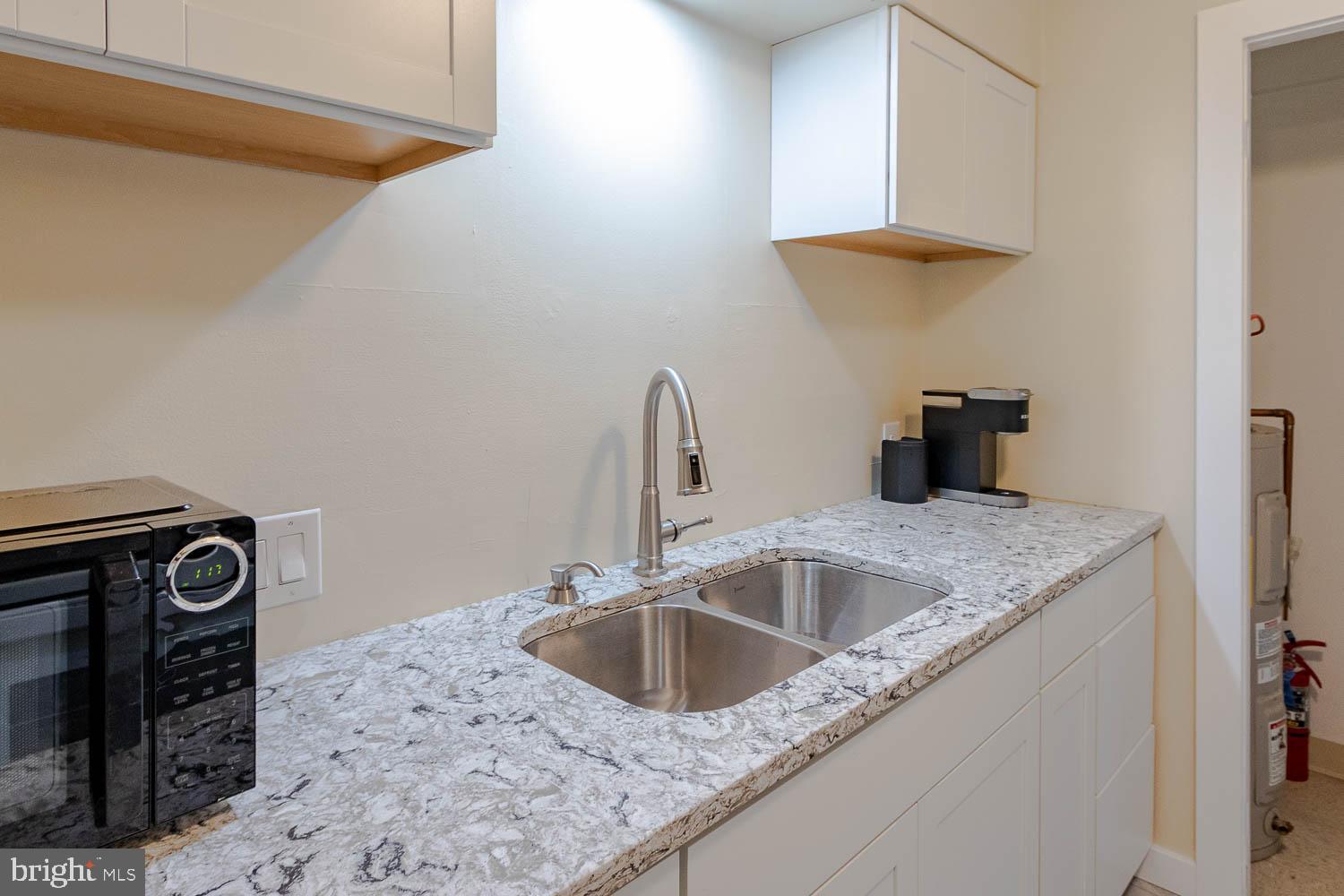 REGENCY SQUARE - Residential