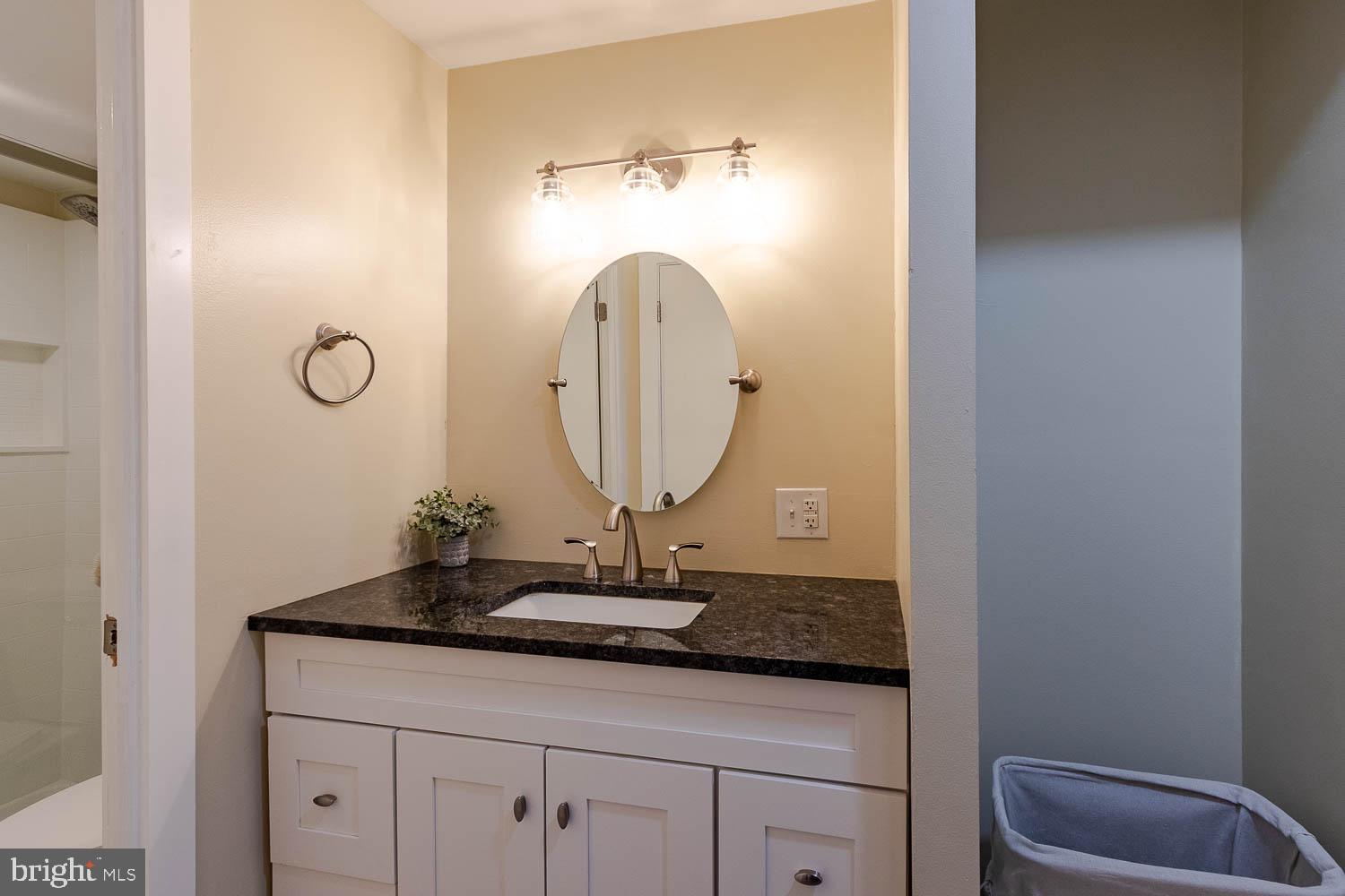 REGENCY SQUARE - Residential