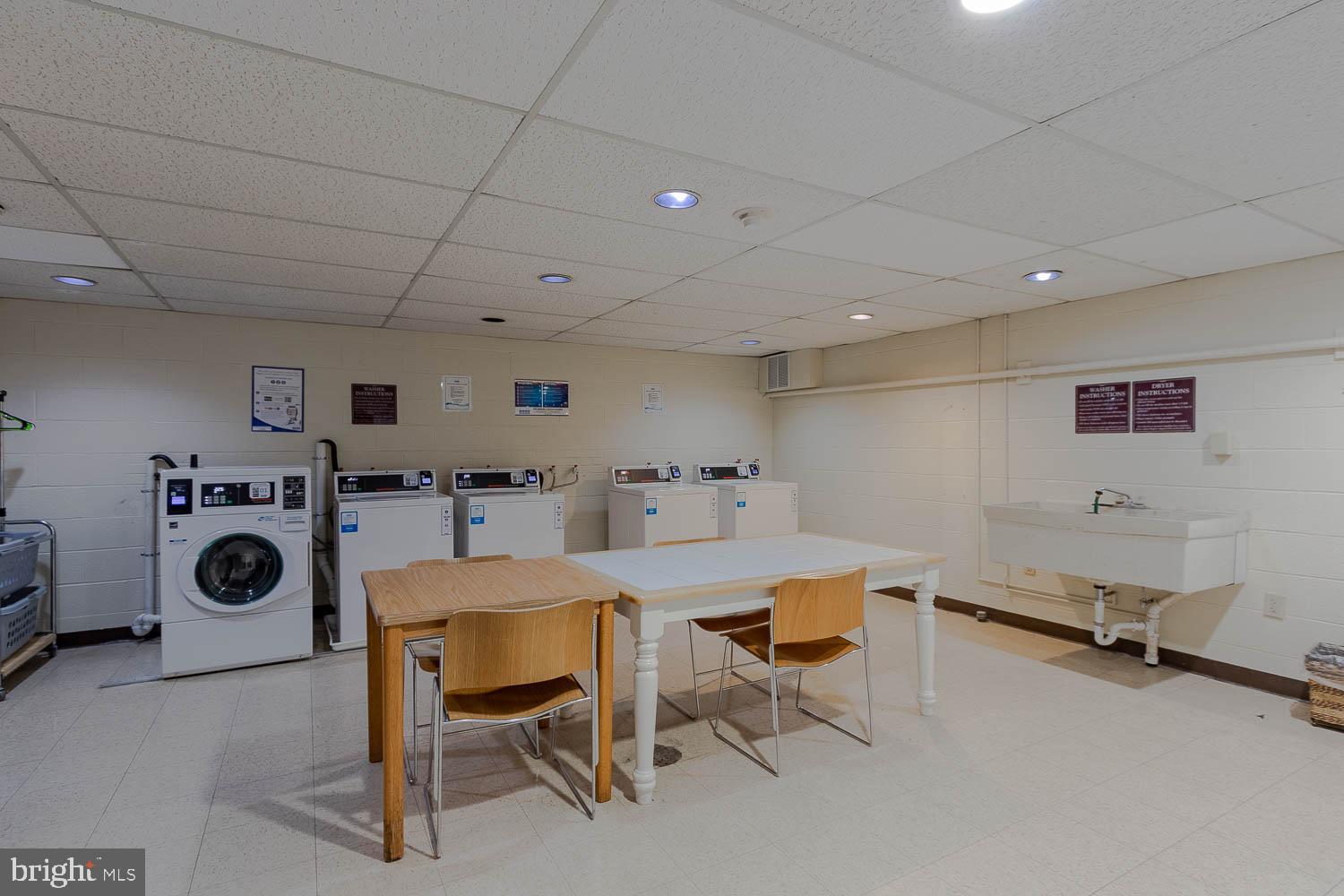 REGENCY SQUARE - Residential