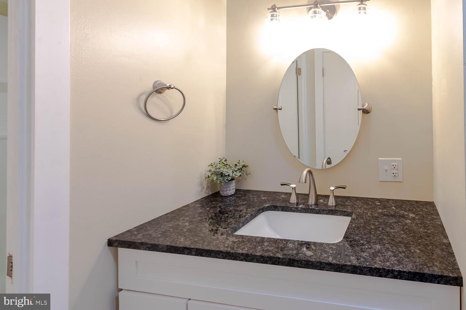 REGENCY SQUARE - Residential