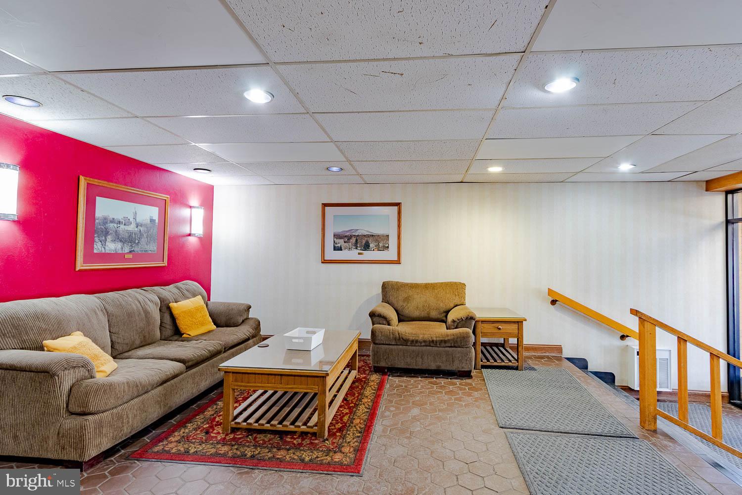 REGENCY SQUARE - Residential