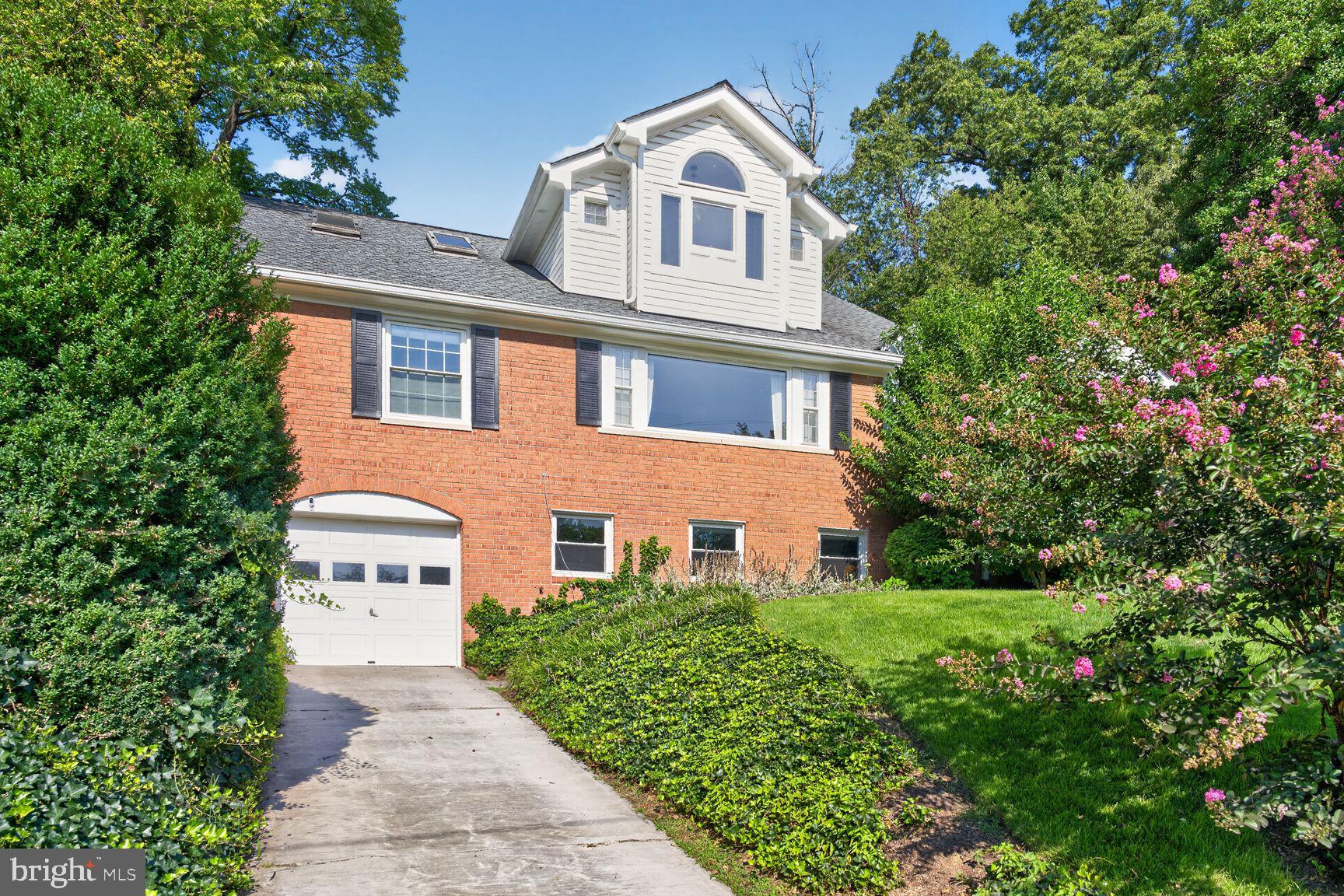 802 PARKWAY TERRACE