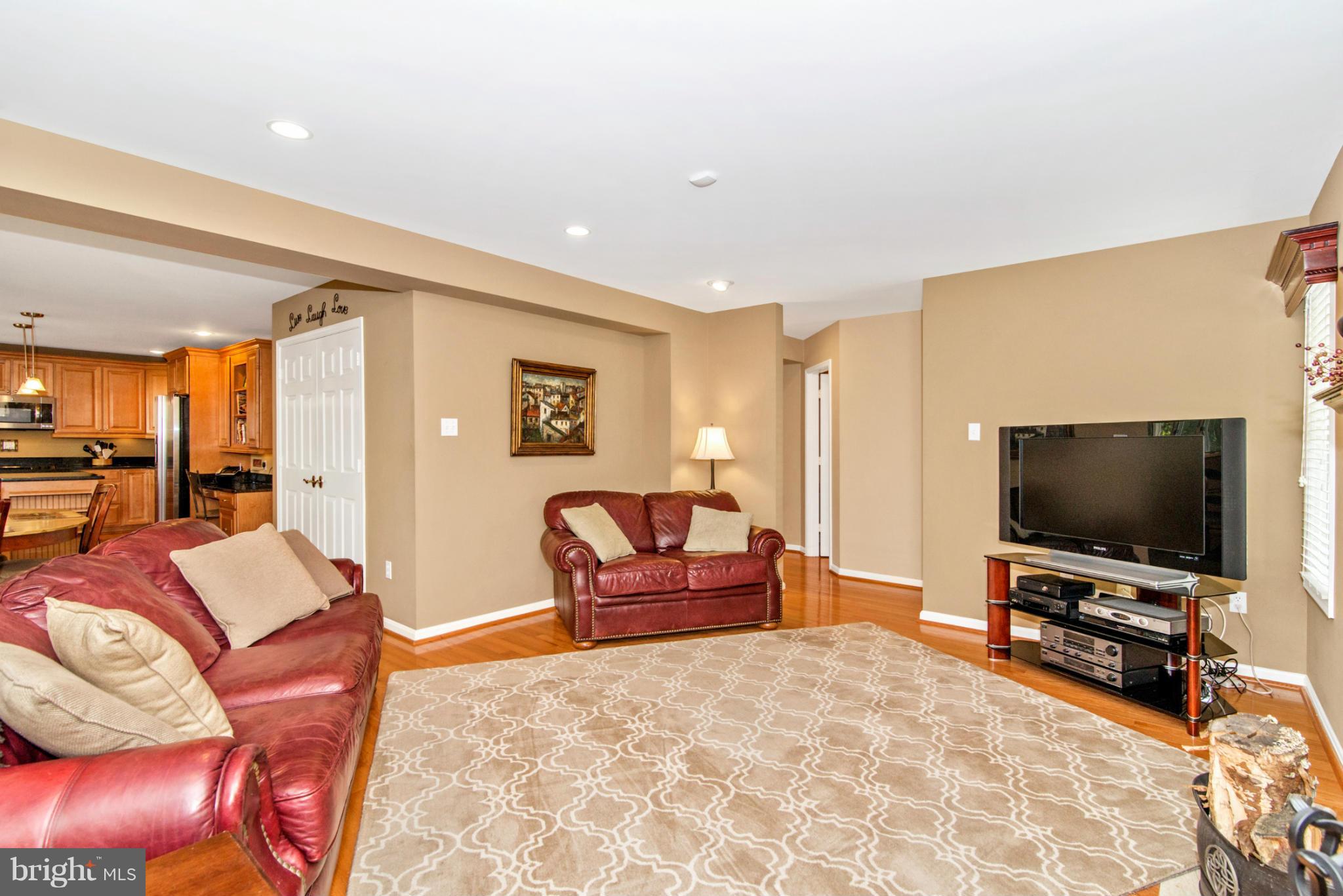 RIVER HILL - Residential