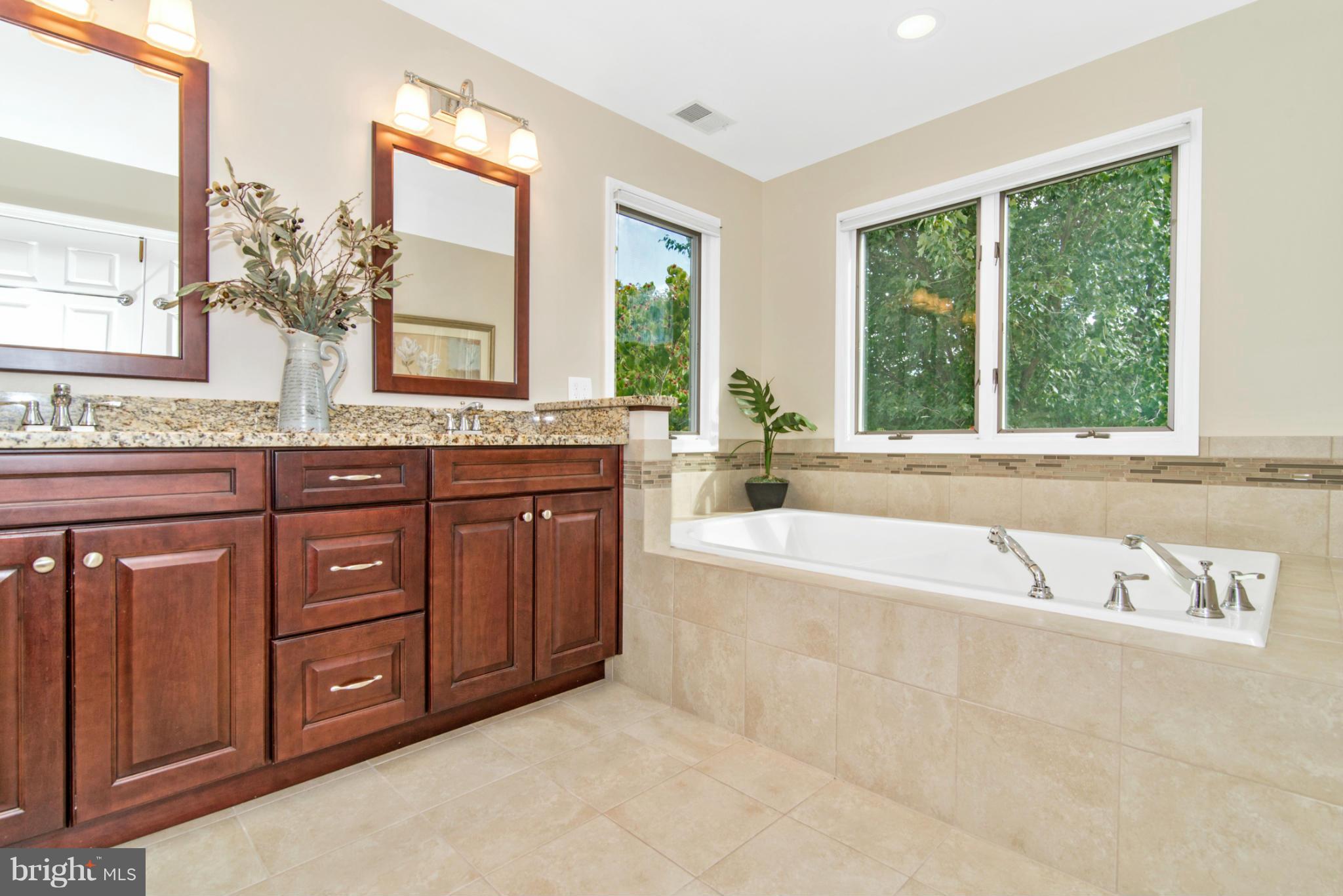 RIVER HILL - Residential