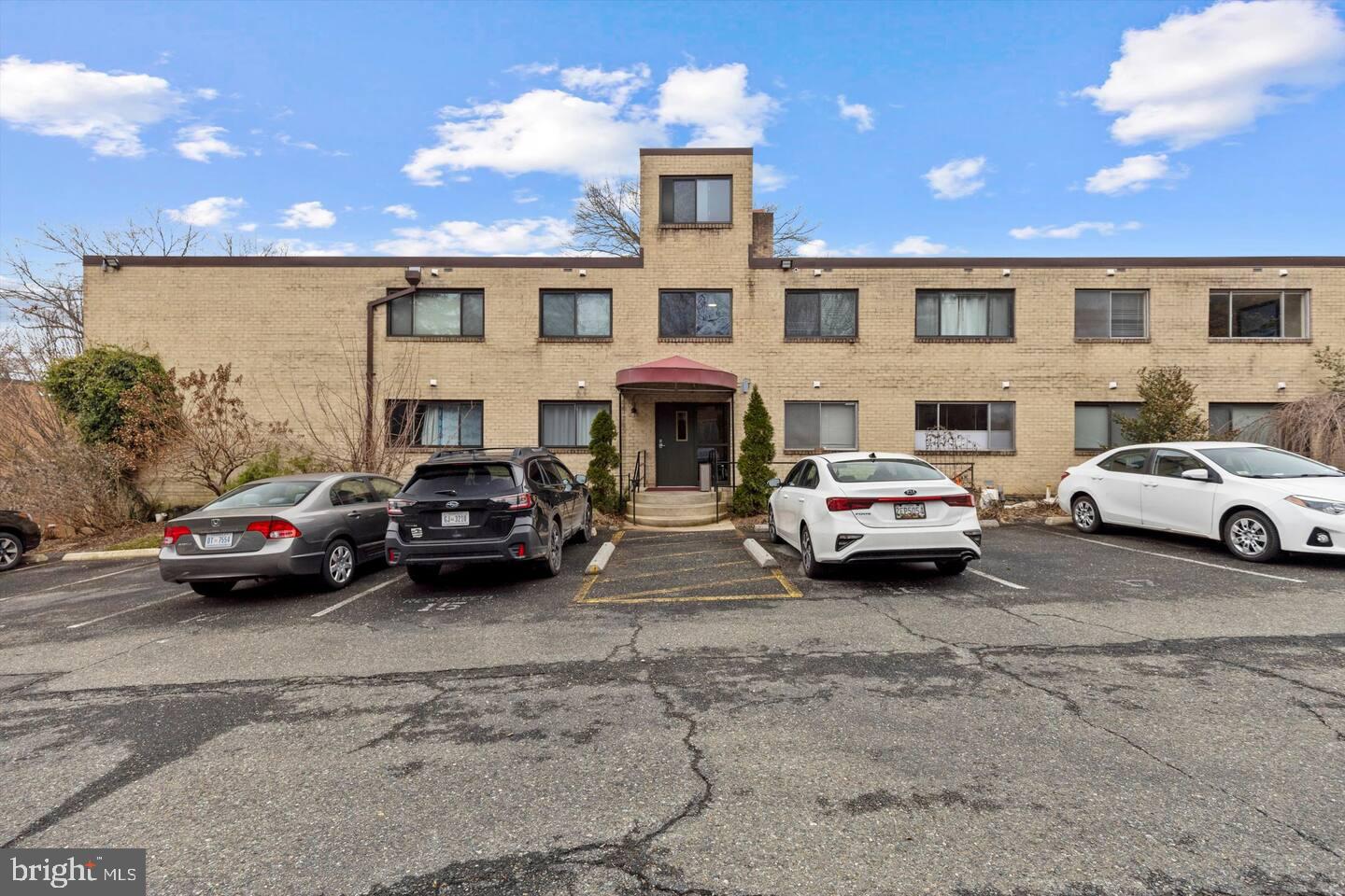 4555 MACARTHUR BOULEVARD NW G5