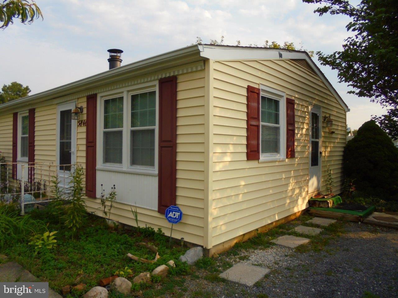 DUTCH LANE - Residential