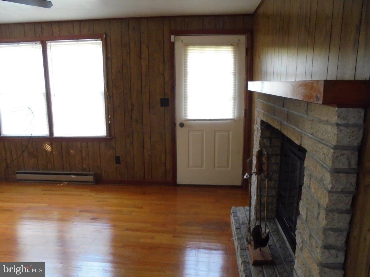 DUTCH LANE - Residential