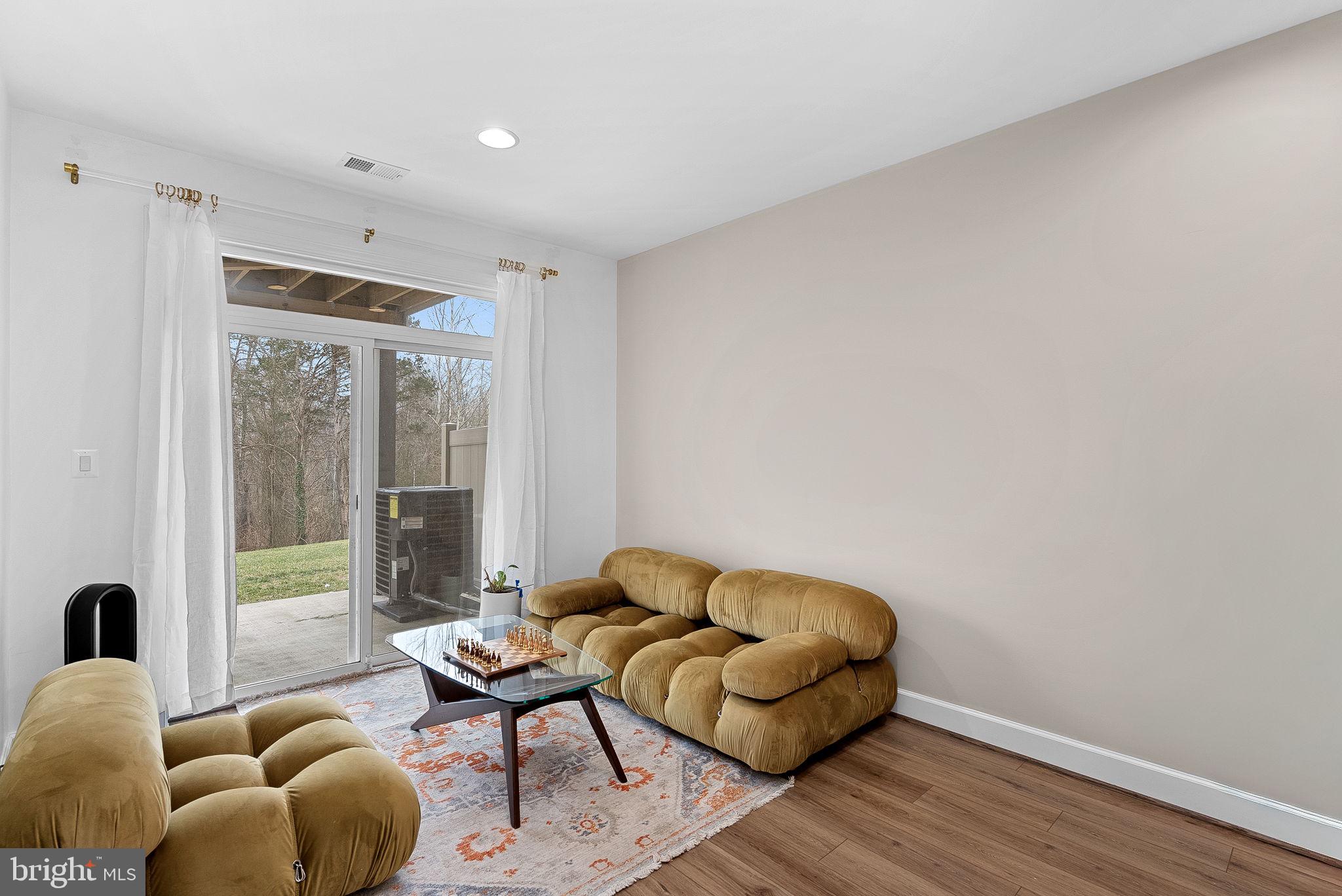 THE RETREAT AT WESTFIELDS - Residential