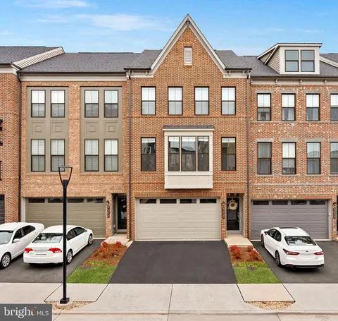 5237 Ridgeview Retreat Drive, Chantilly, VA MLS: VAFX2283212