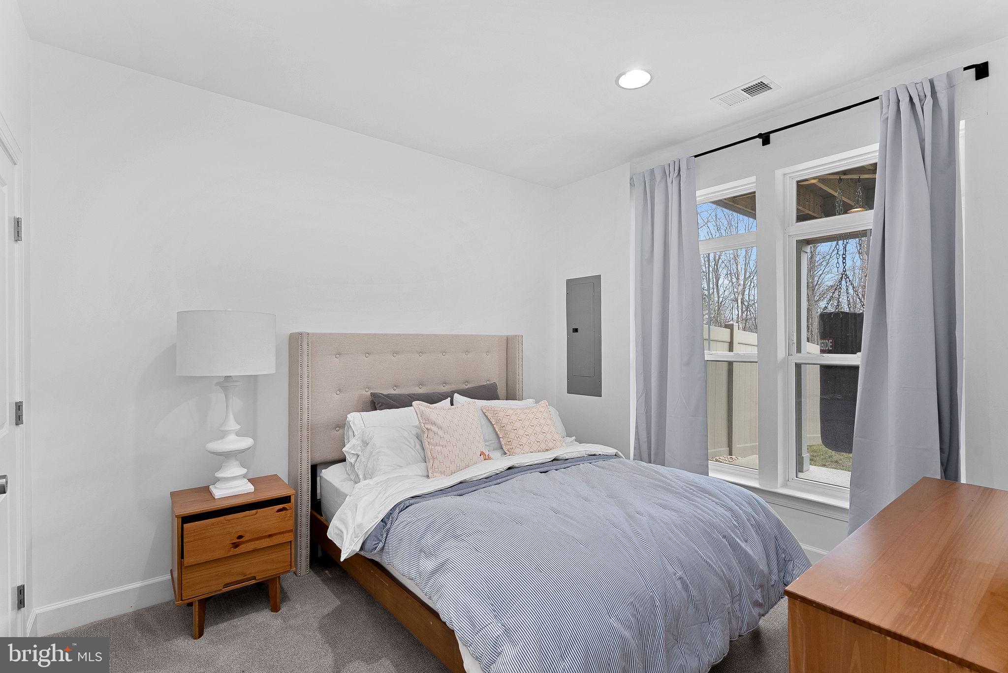 THE RETREAT AT WESTFIELDS - Residential