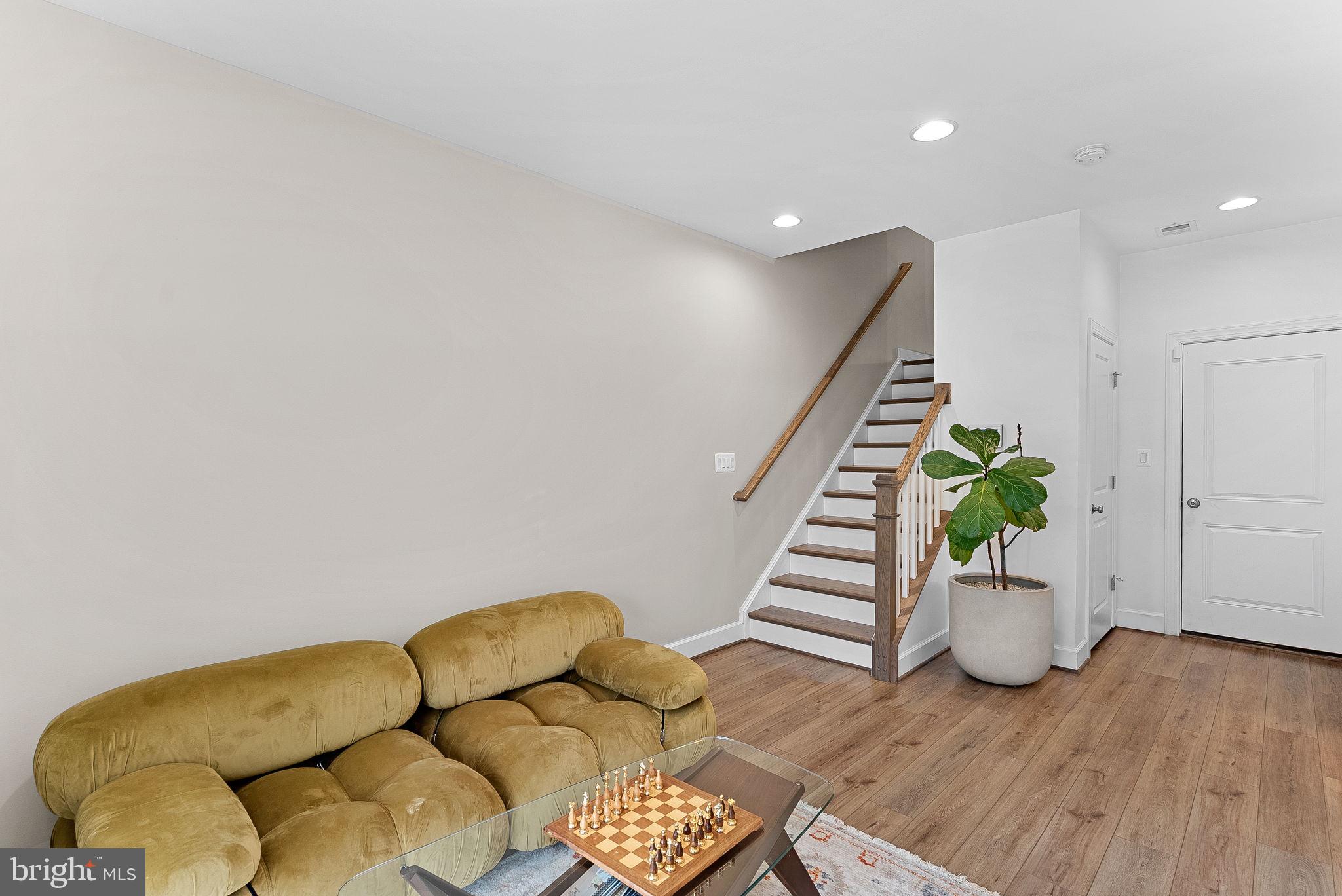 THE RETREAT AT WESTFIELDS - Residential