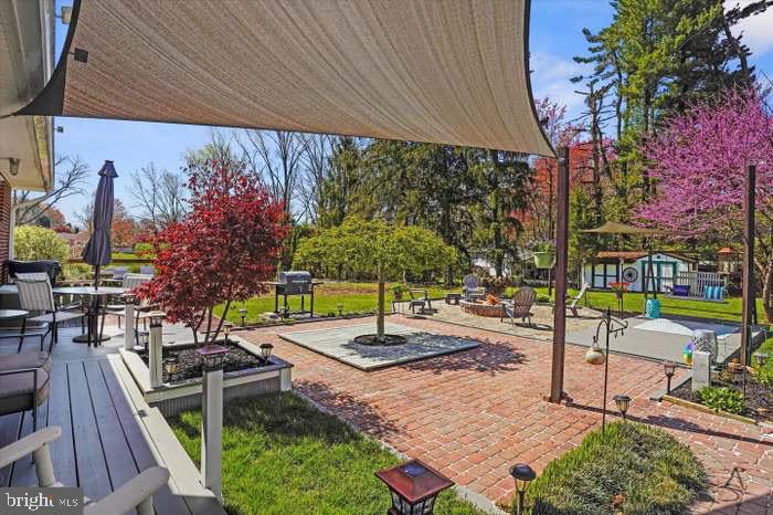 312 LAKESIDE DRIVE