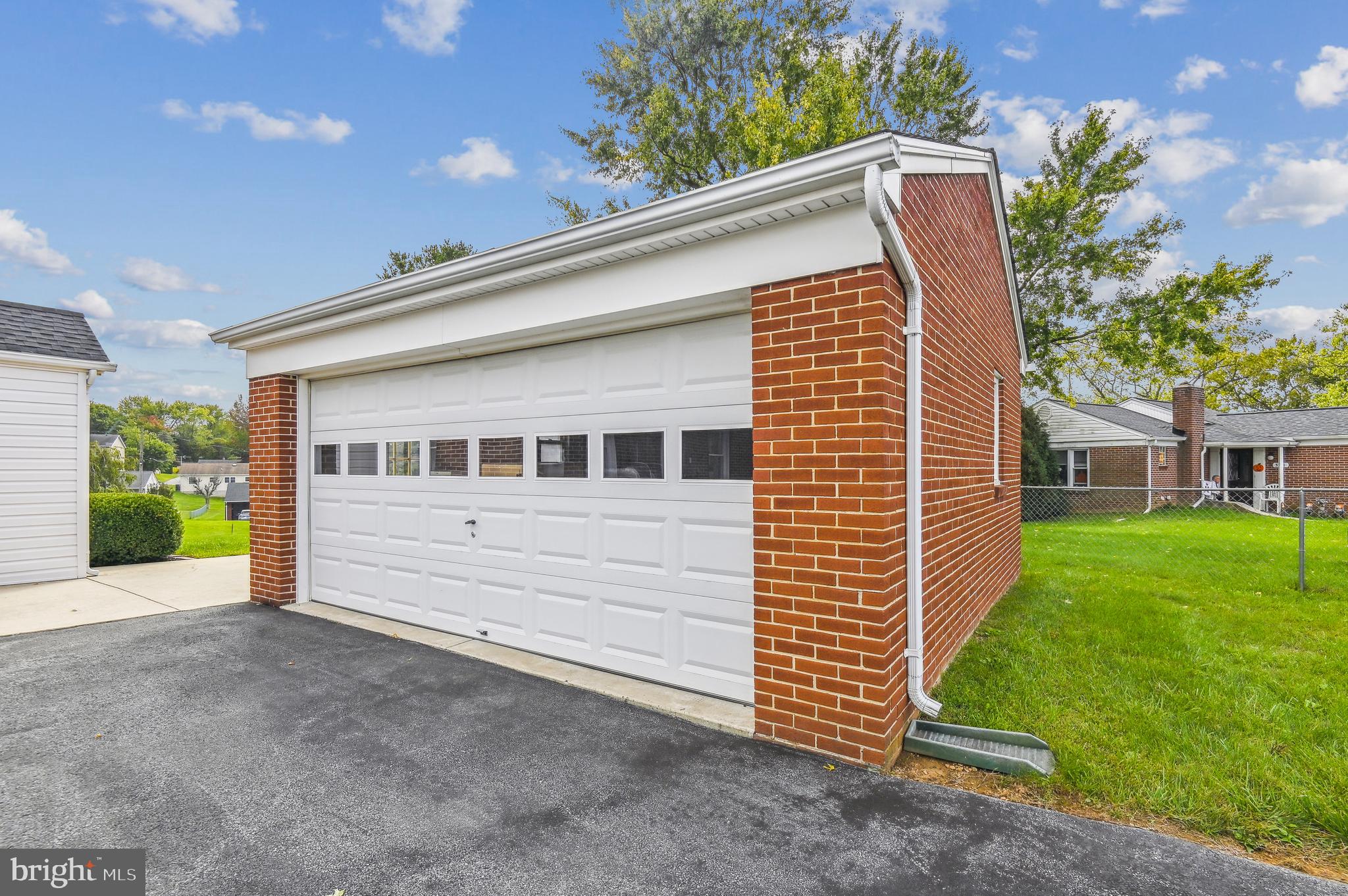 BUCKINGHAM VIEW - Residential