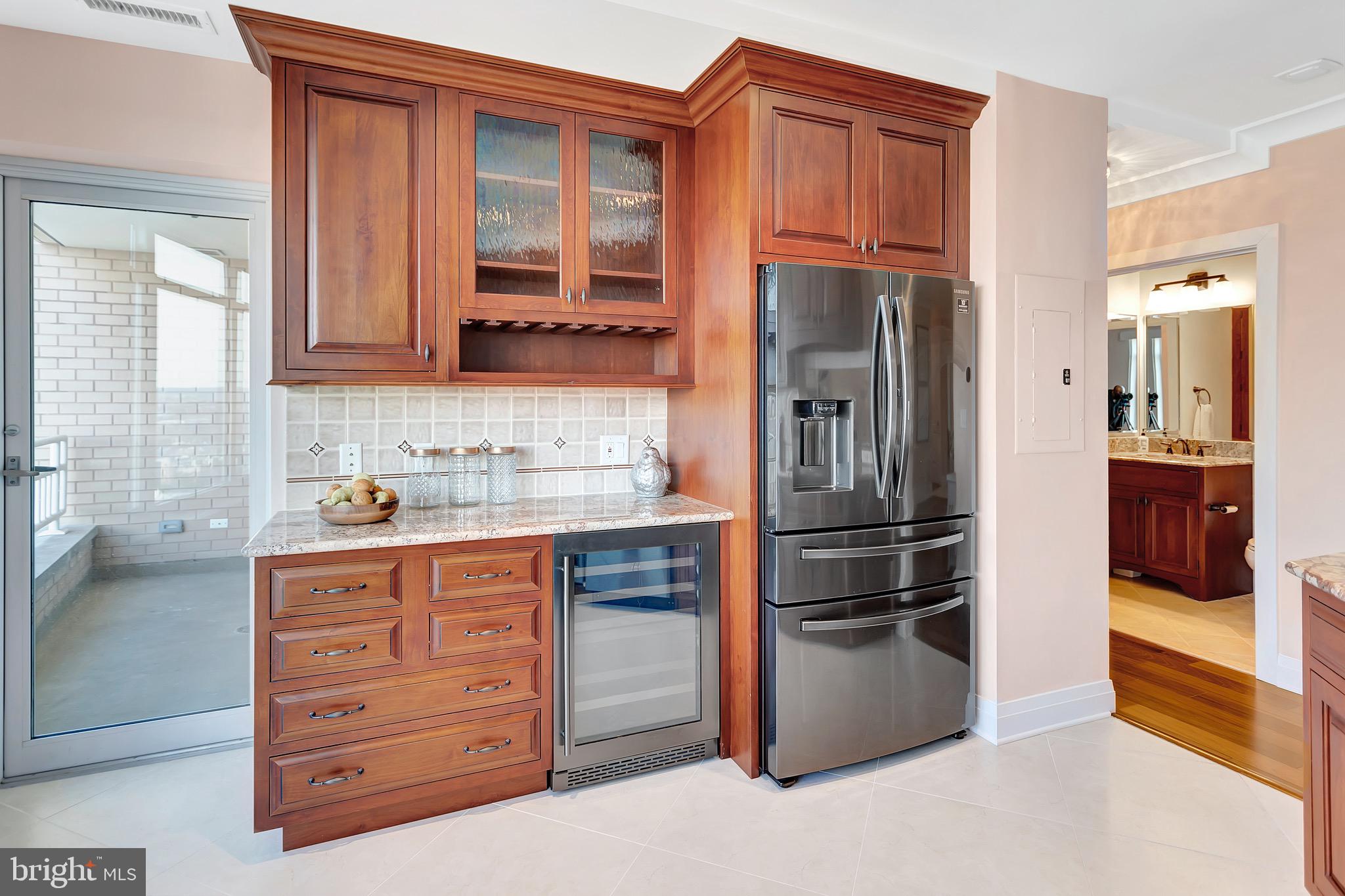 HARBORVIEW TOWERS - Residential