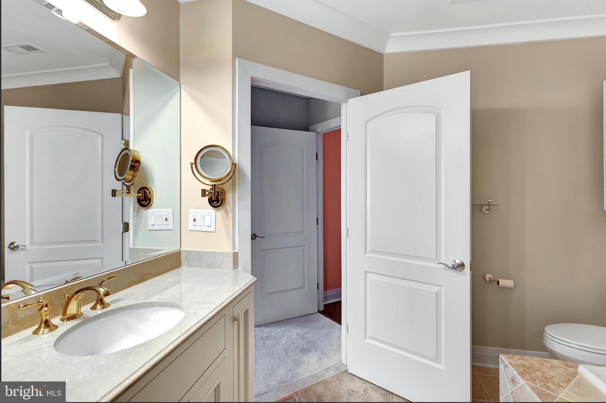 HARBORVIEW TOWERS - Residential