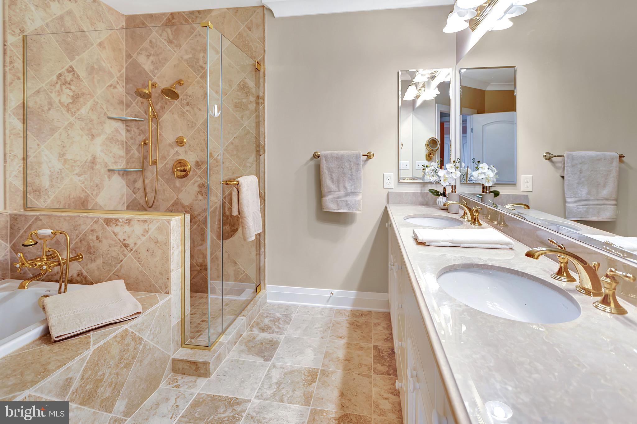 HARBORVIEW TOWERS - Residential