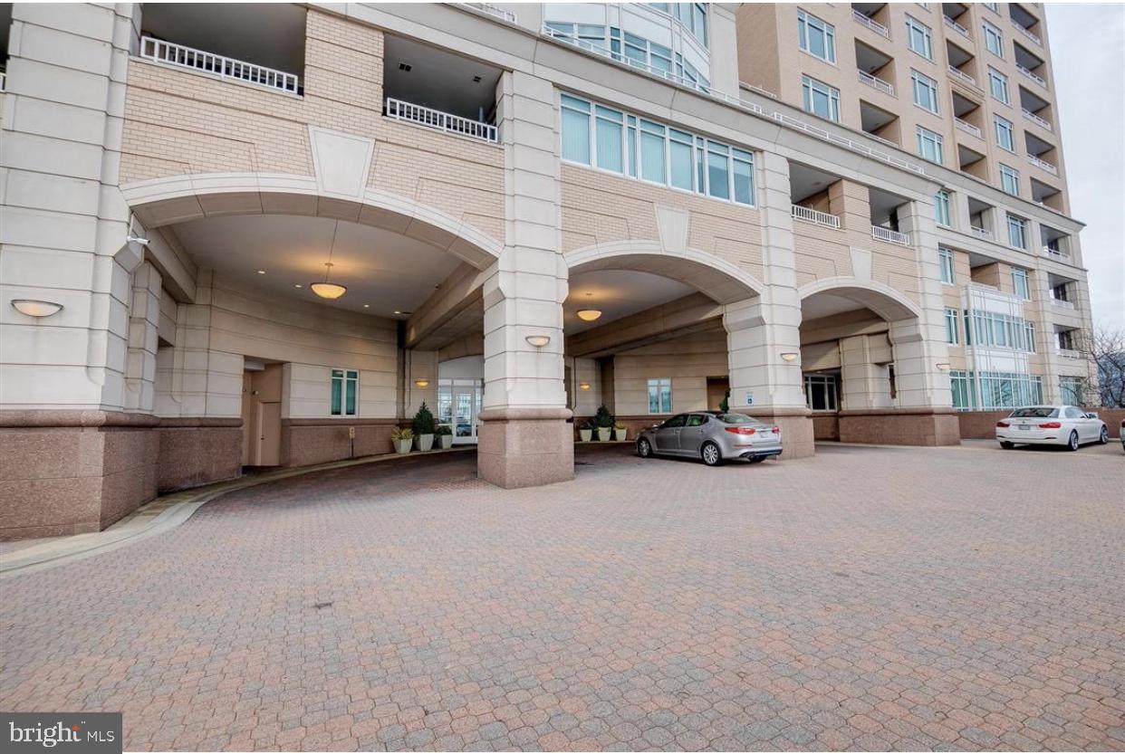 HARBORVIEW TOWERS - Residential